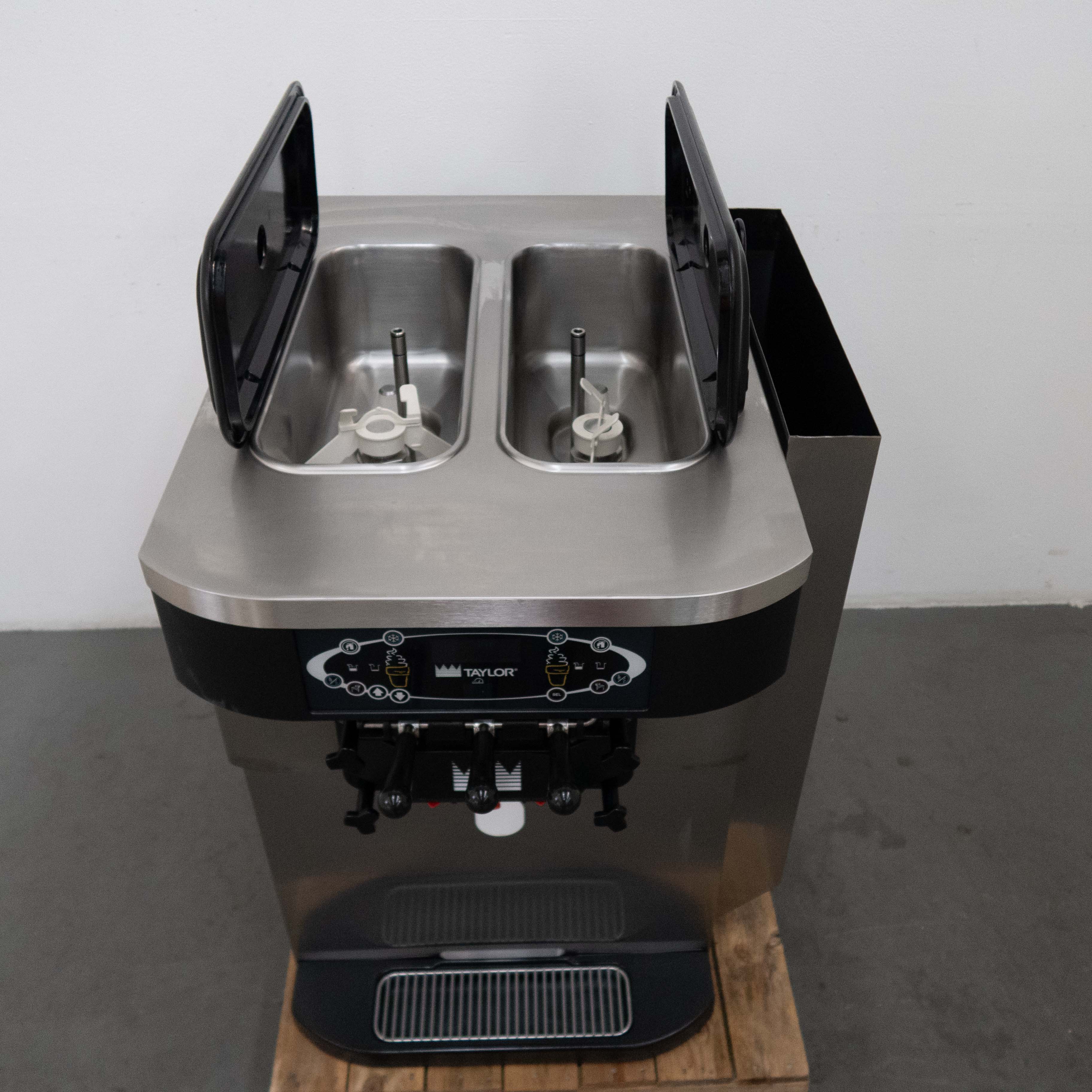 Taylor C723-58 Soft Serve Freezer - 844872