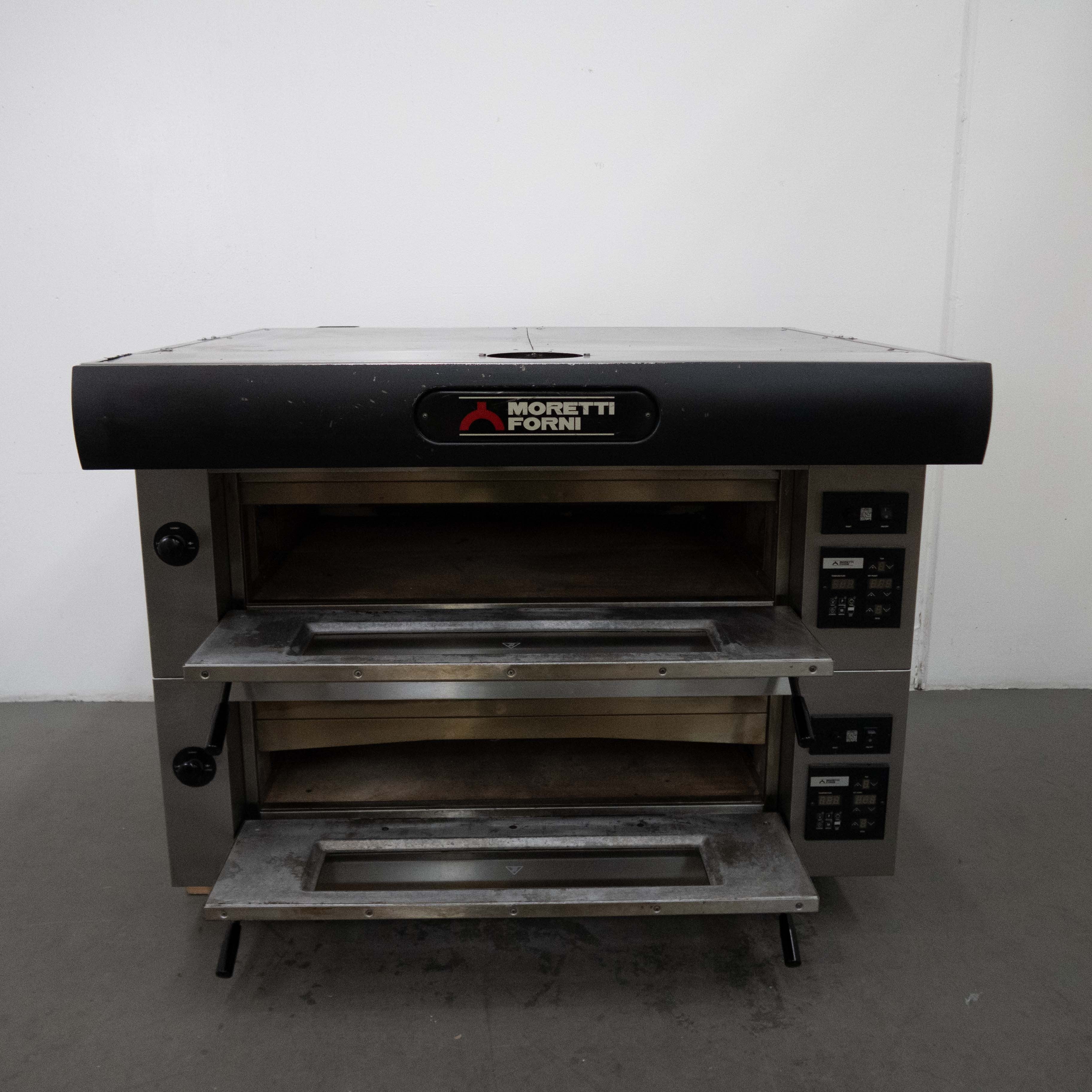 Moretti Forni AMACB18I 2 Deck Pizza Oven with Stand - 851541