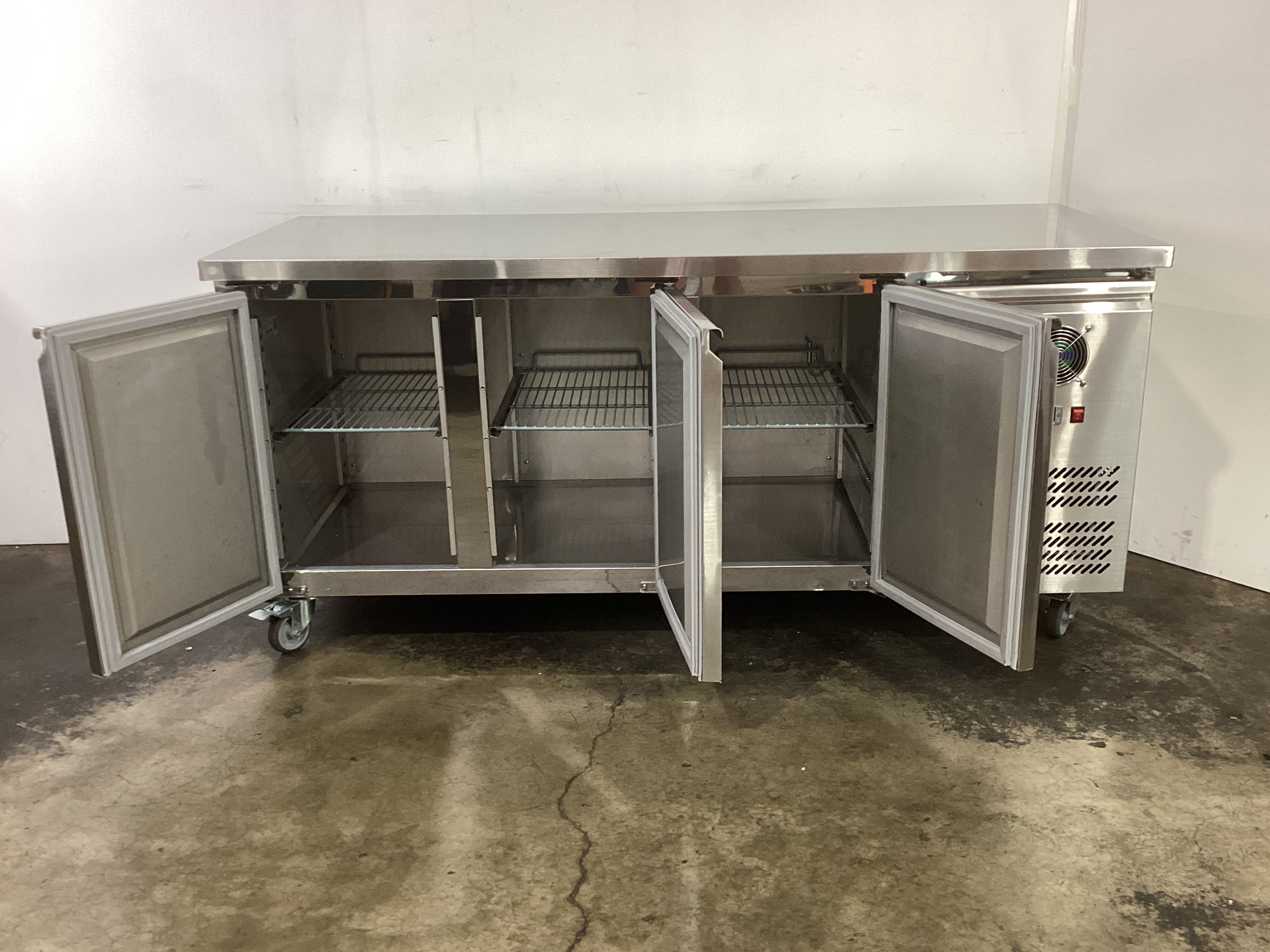 Federal XUB7F18S3V Underbench Freezer - 855326