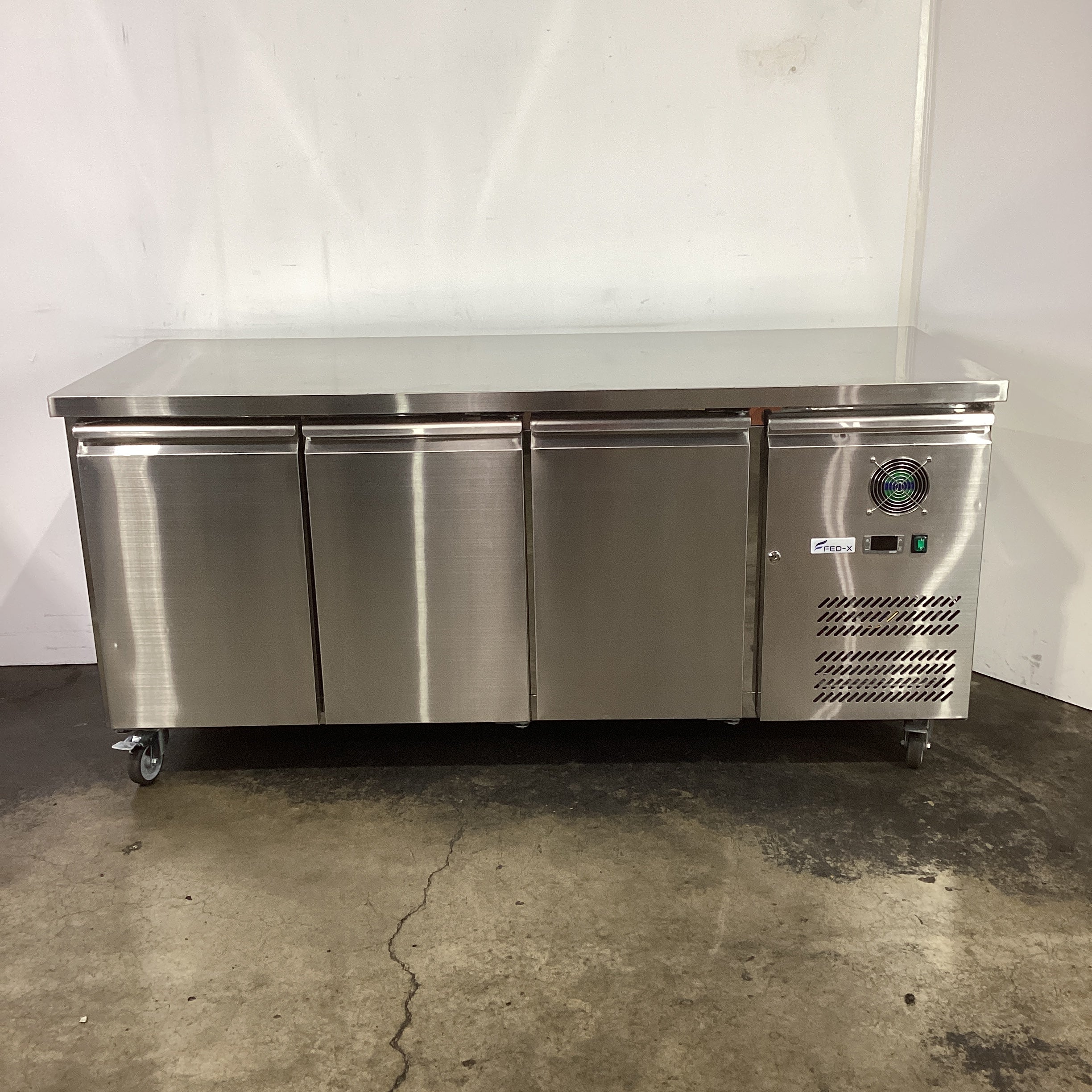 FED-X XUB7C18S3V Undercounter Fridge - 855327