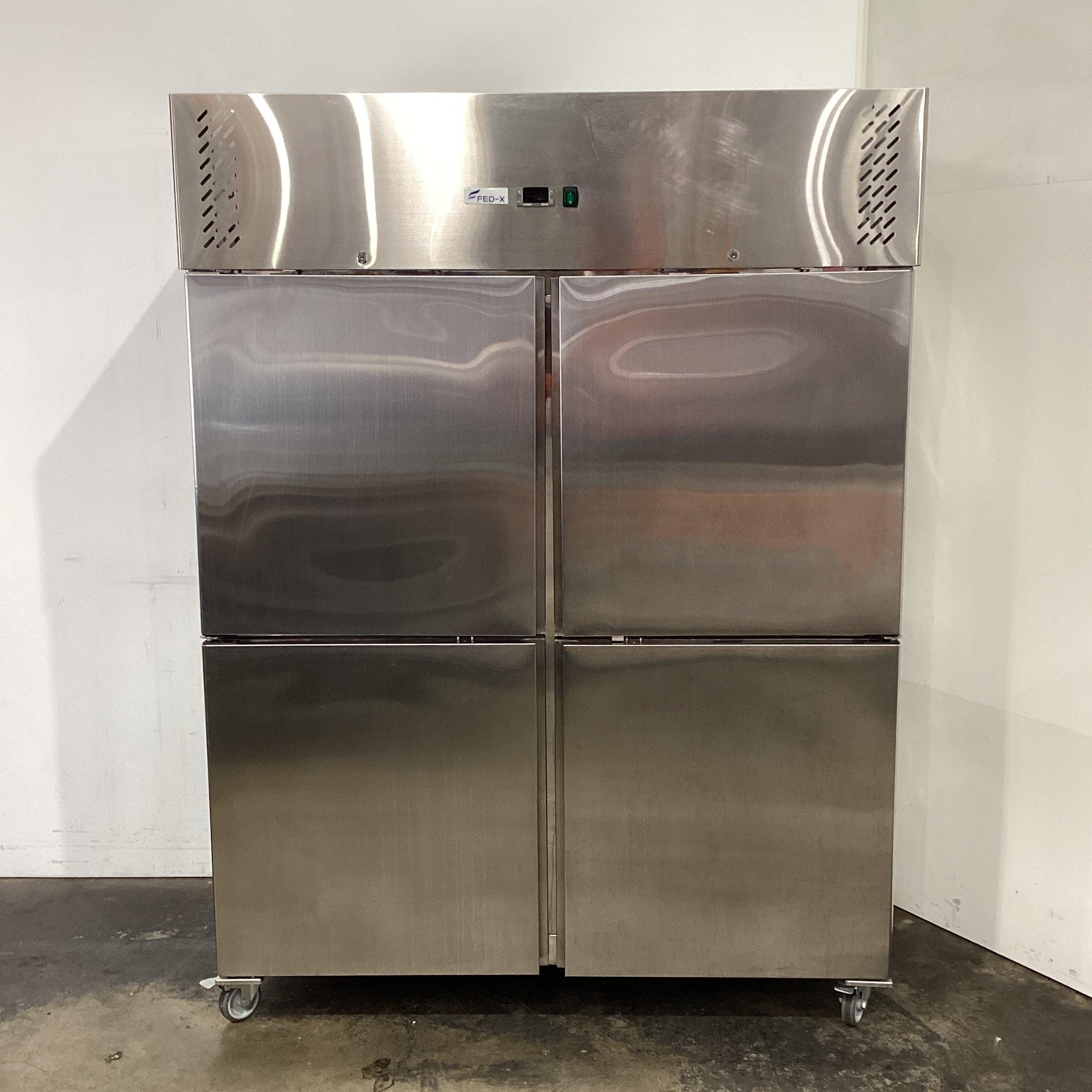 Federal XURF1410S2V Upright Freezer - 855352