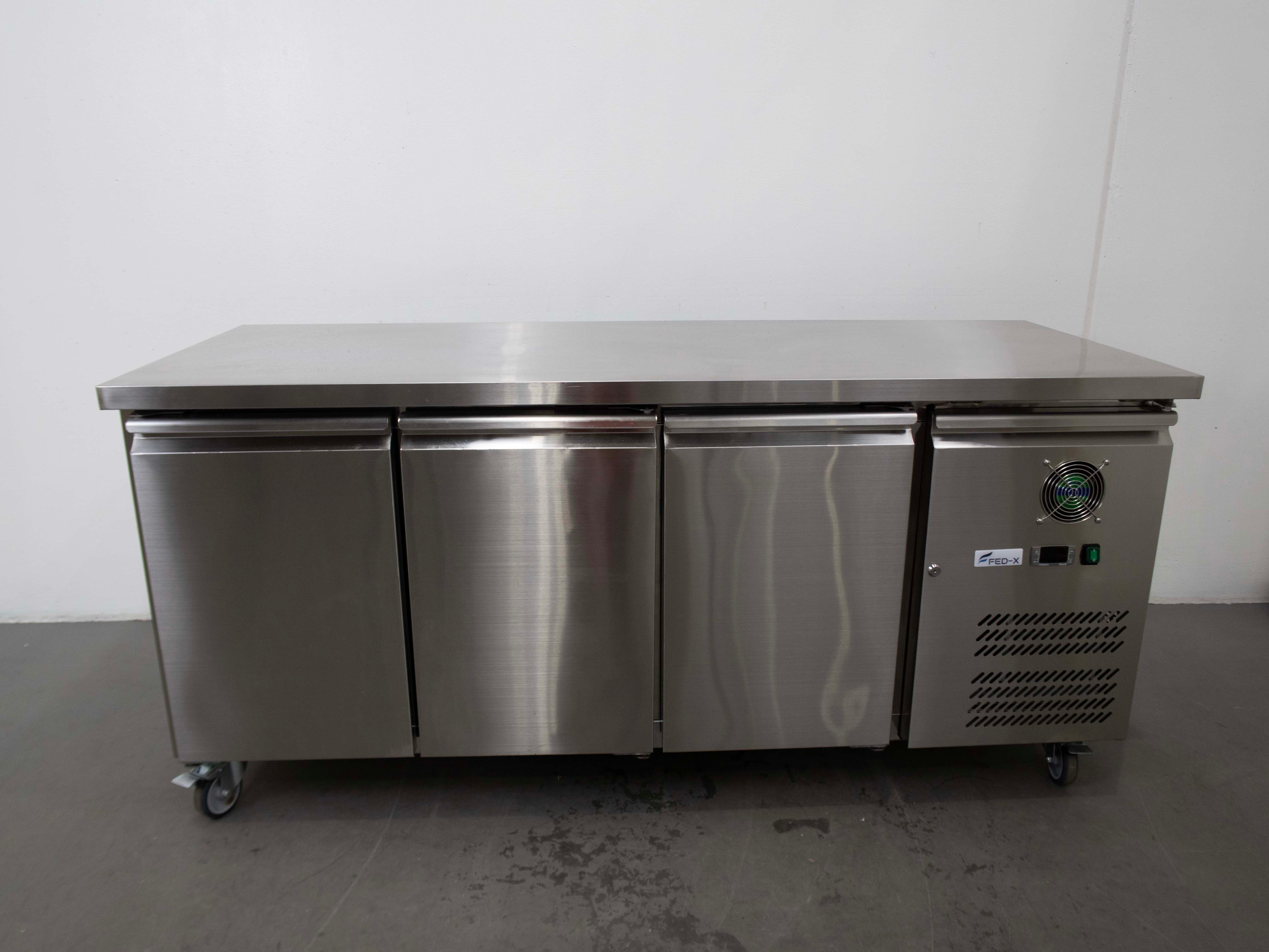 FED XUB7F18S3V Bench Freezer - 857085