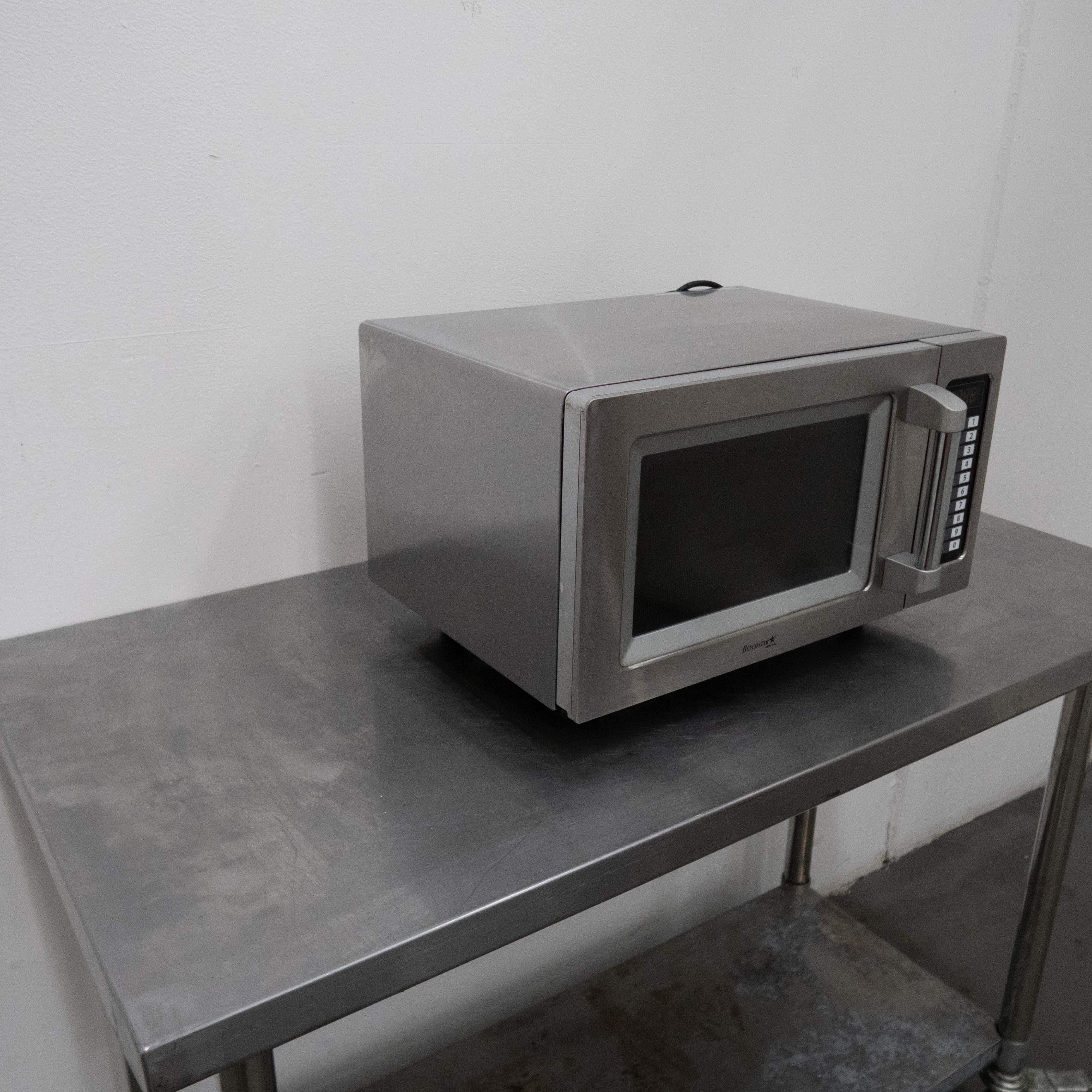 Benchstar MD-1000L Microwave - 858127