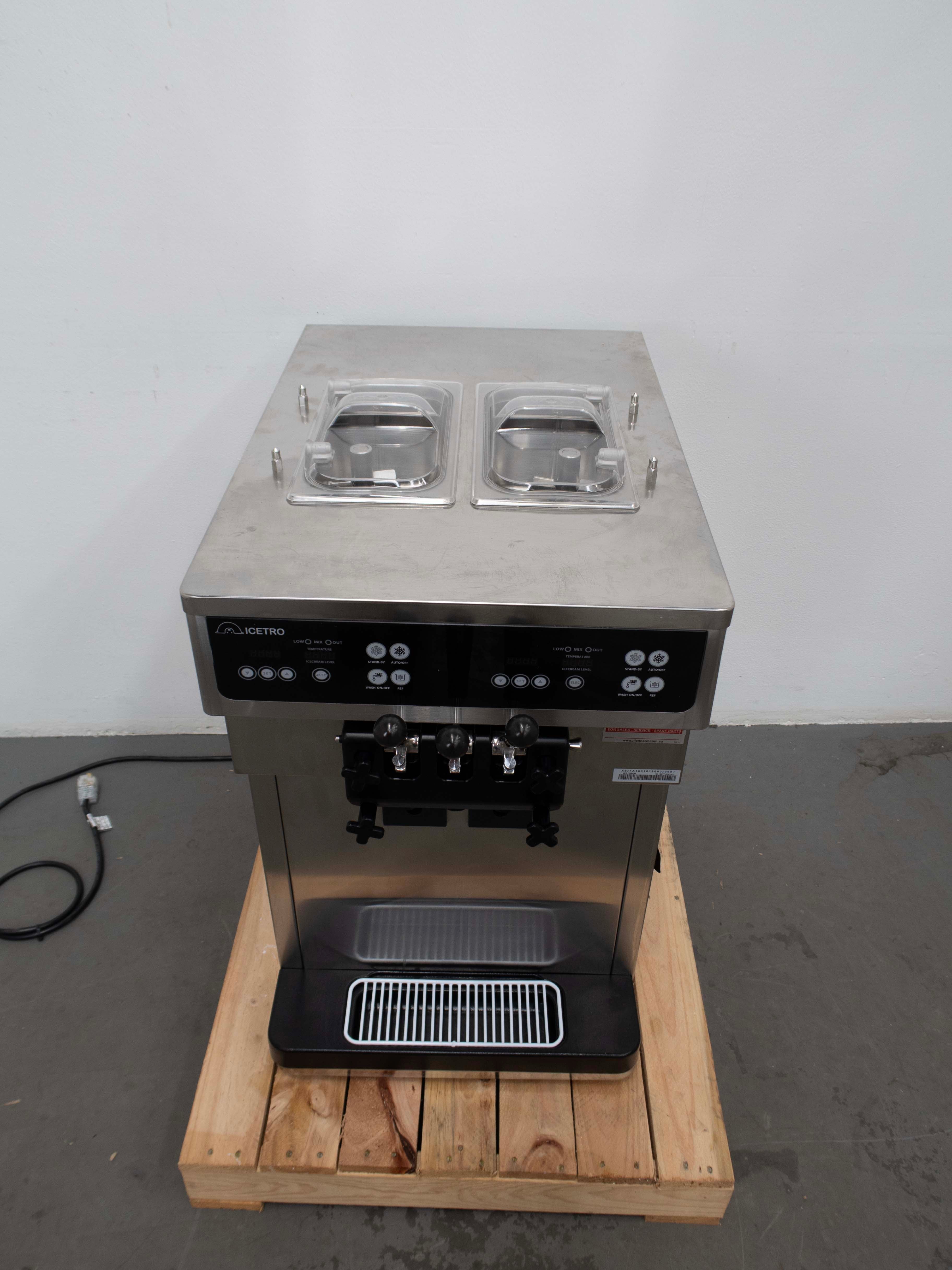 Icetro ISI-163TT Countertop Soft Serve Machine - 859049