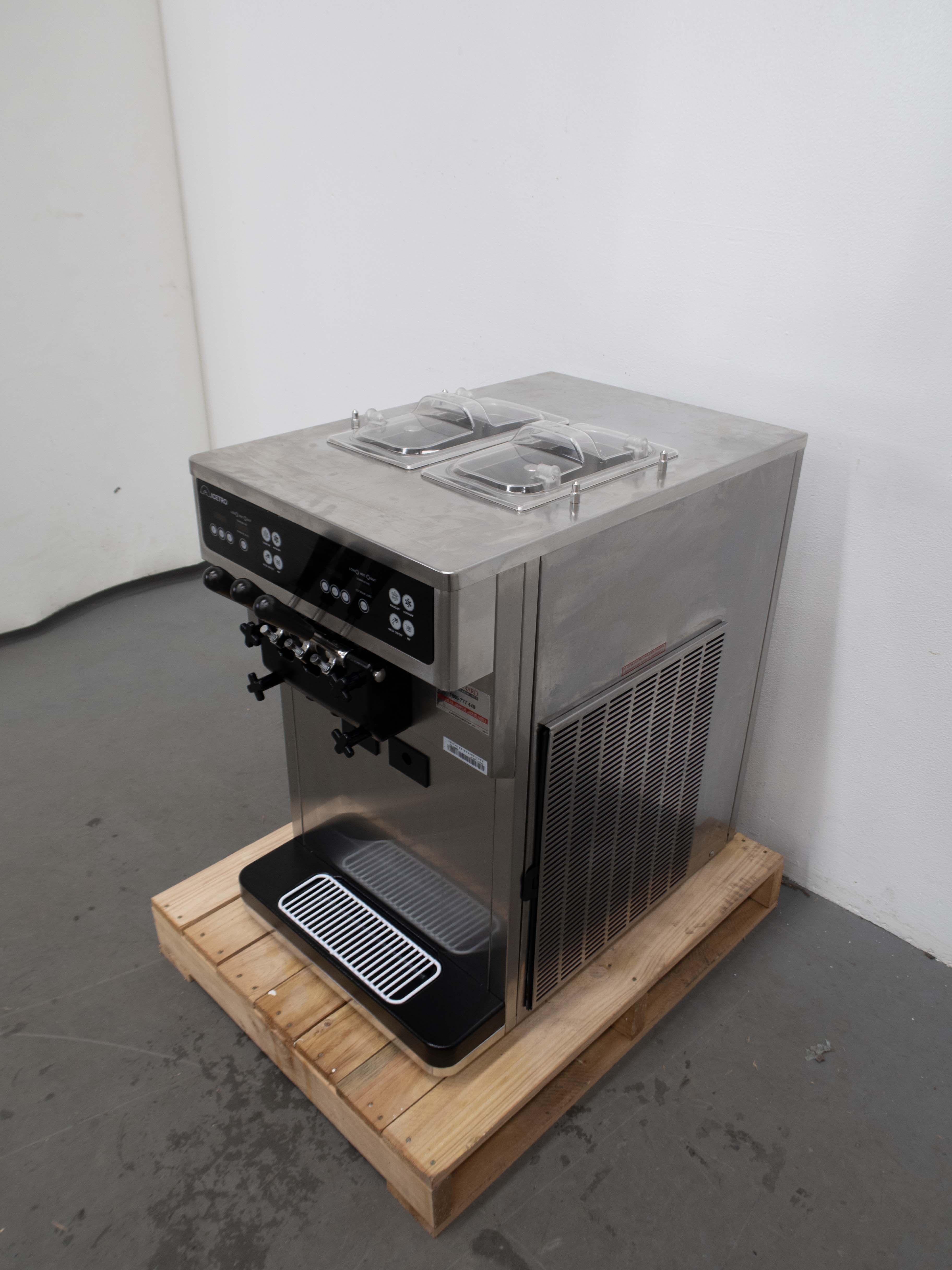 Icetro ISI-163TT Countertop Soft Serve Machine - 859050