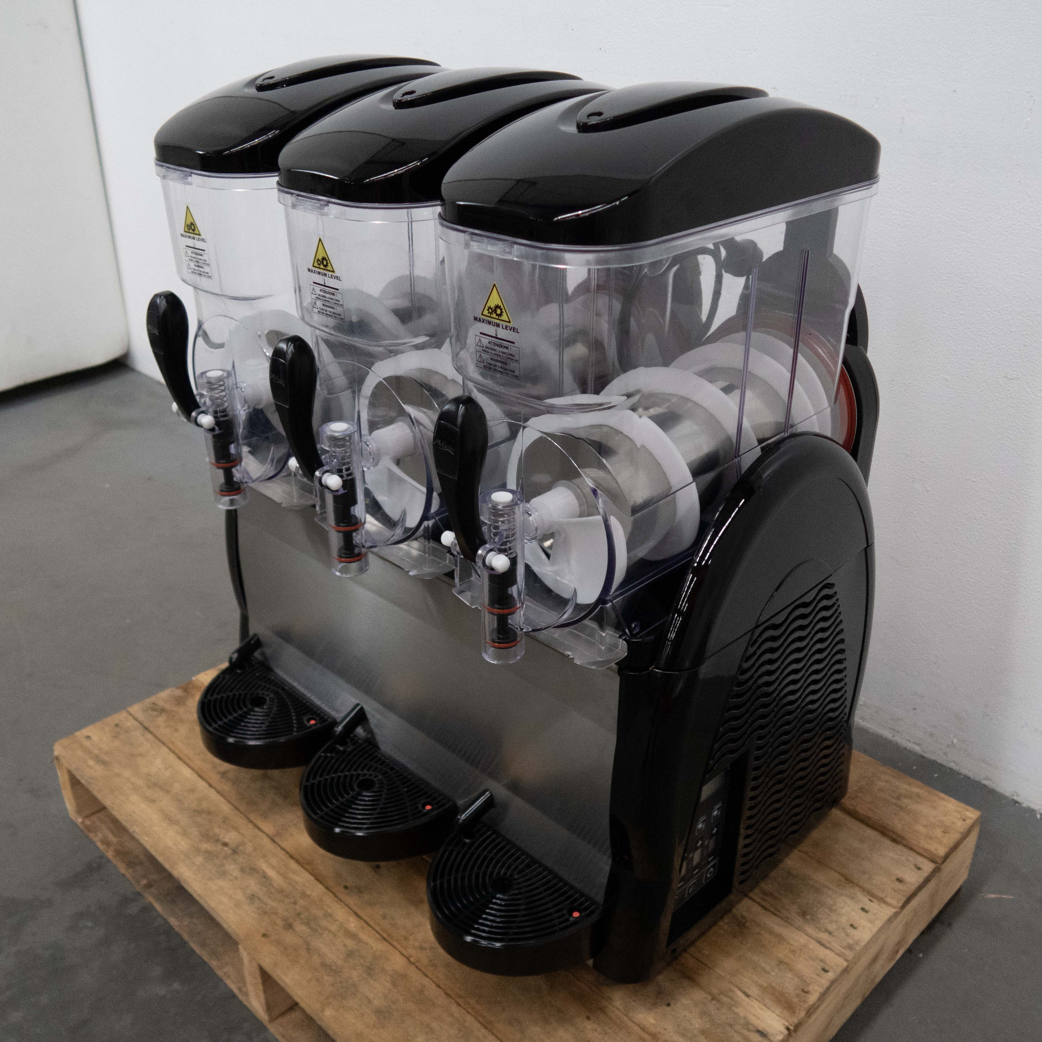 Benchstar Fabigani 3S Triple Bowl Granita Slushie Machine - 859071