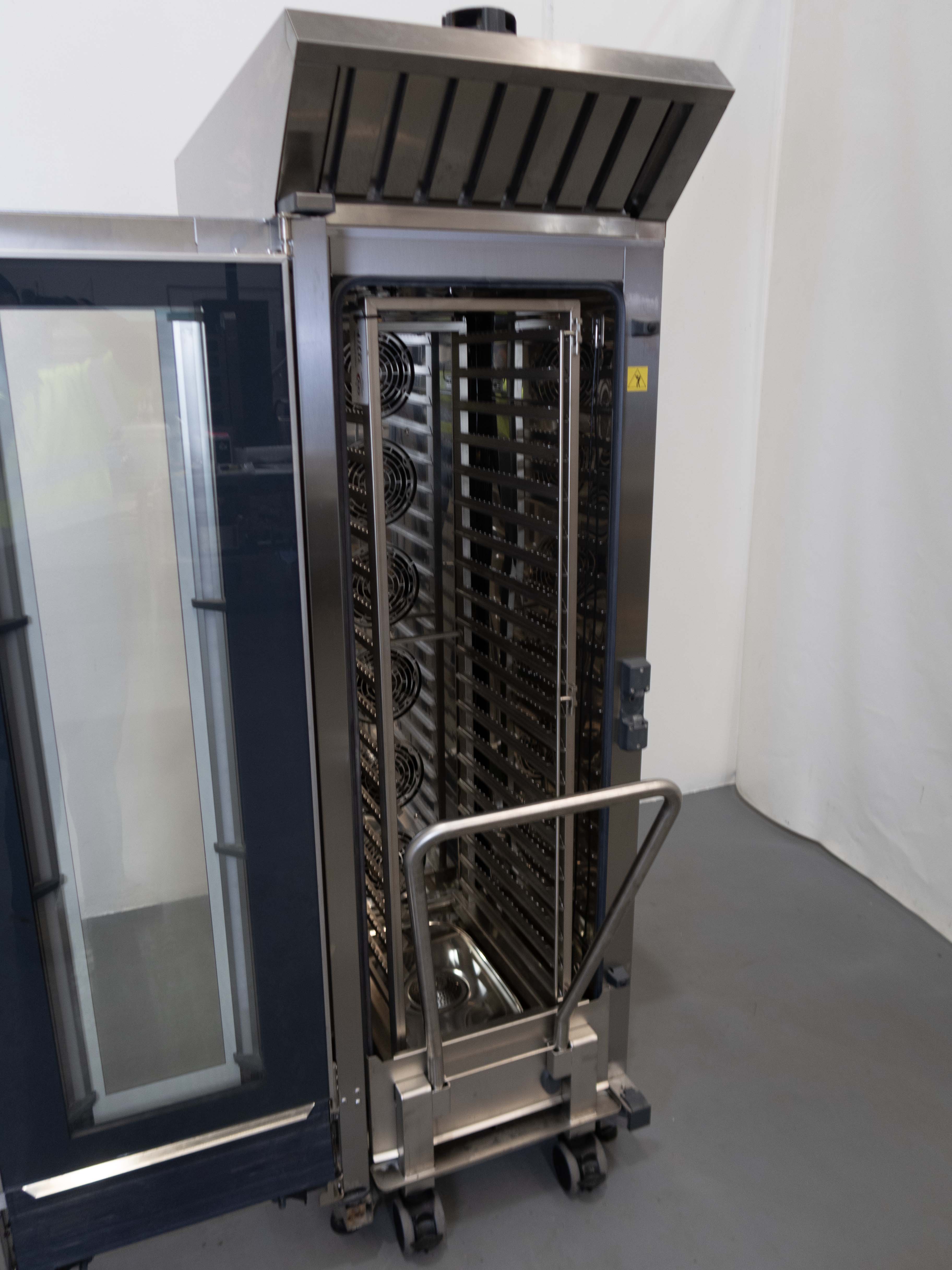 Unox XECL-2013-E1RS Combi Oven + Trollies - 861295