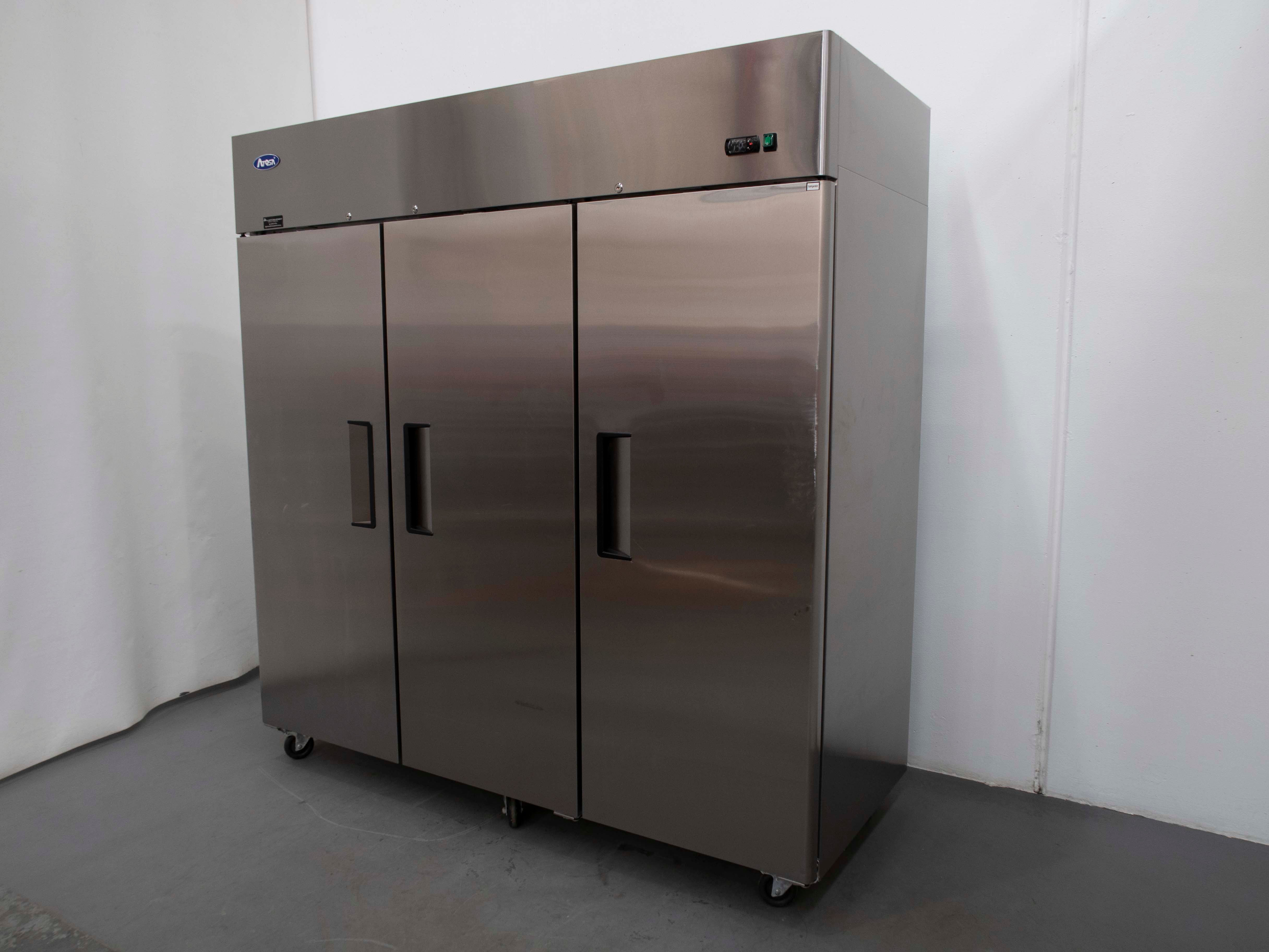 Atosa MBF8006 Upright Fridge - 861380