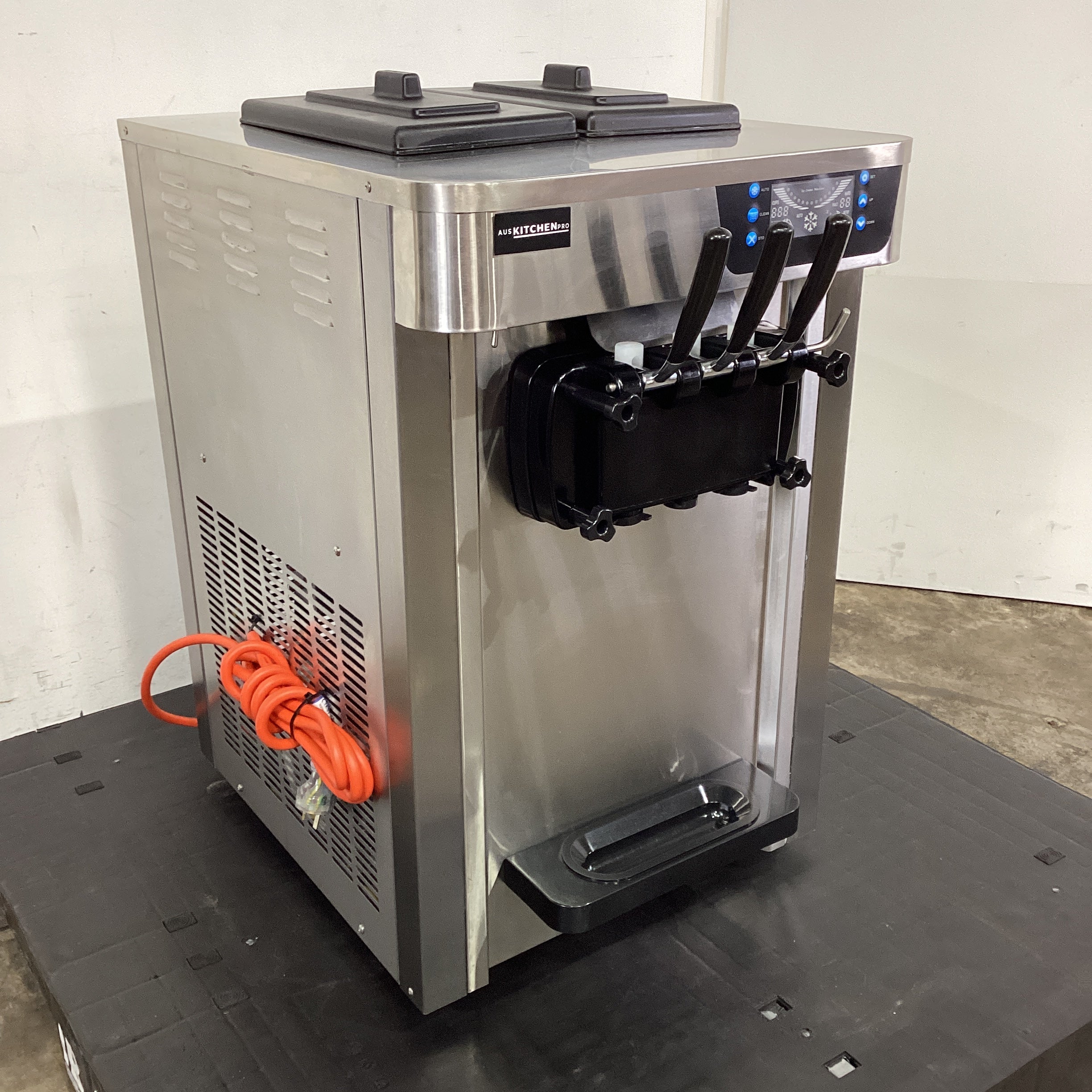 Aus Kitchen AUSKPSS22AB Soft Serve Ice Cream Machine - 862142