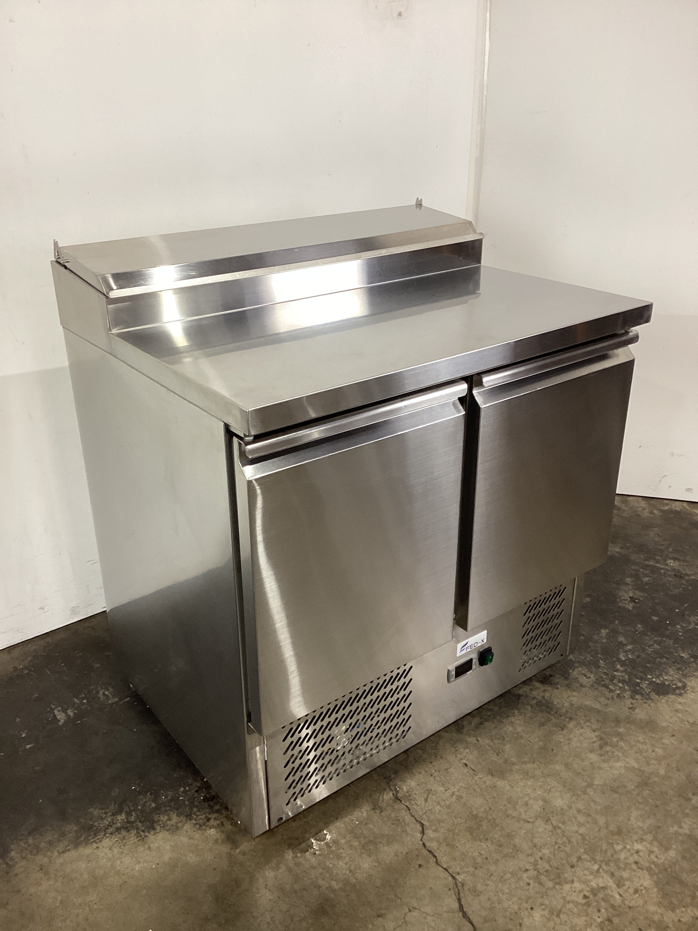 FED-X XGNS900D Sandwich Prep Fridge - 864761