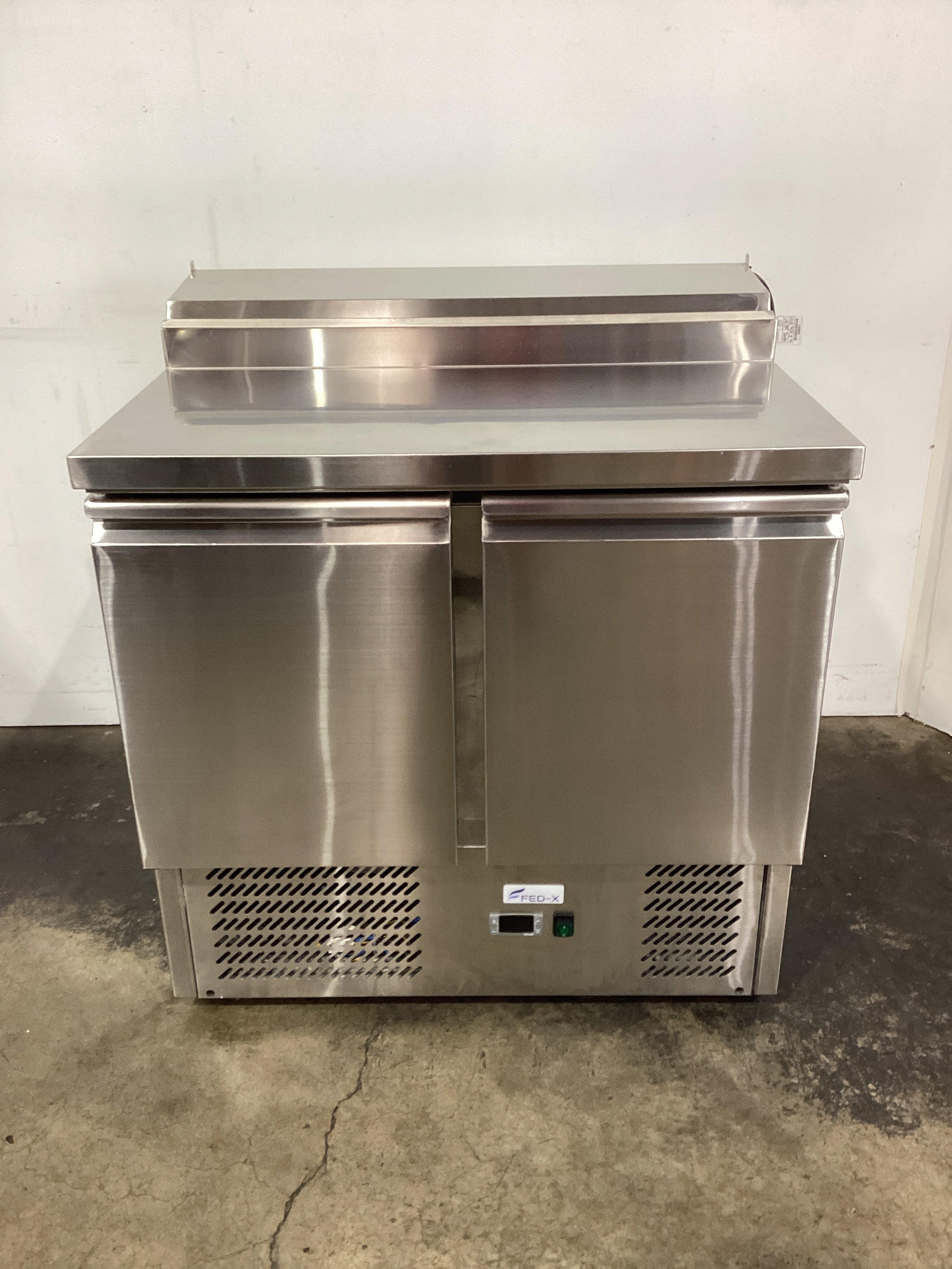 FED-X XGNS900D Sandwich Prep Fridge - 864761