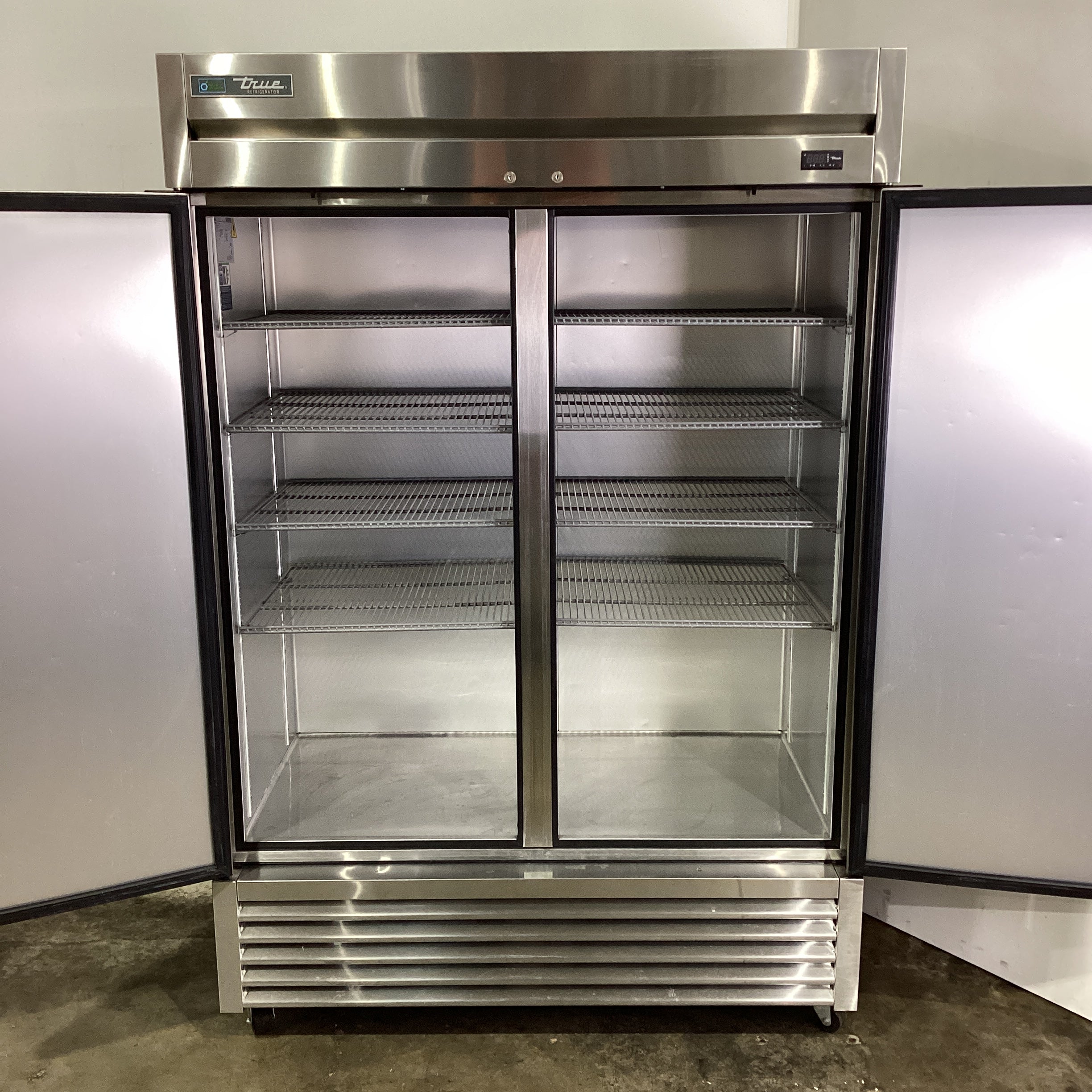 True Refrigeration T-49-HC-LD Upright Fridge - 865644