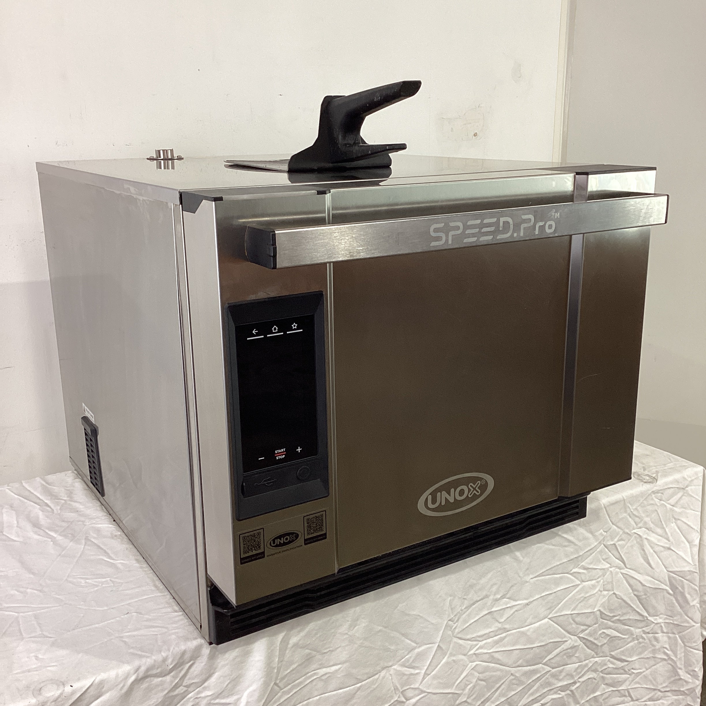 Unox XESR-03HS-EDDN Speed Oven - 866077