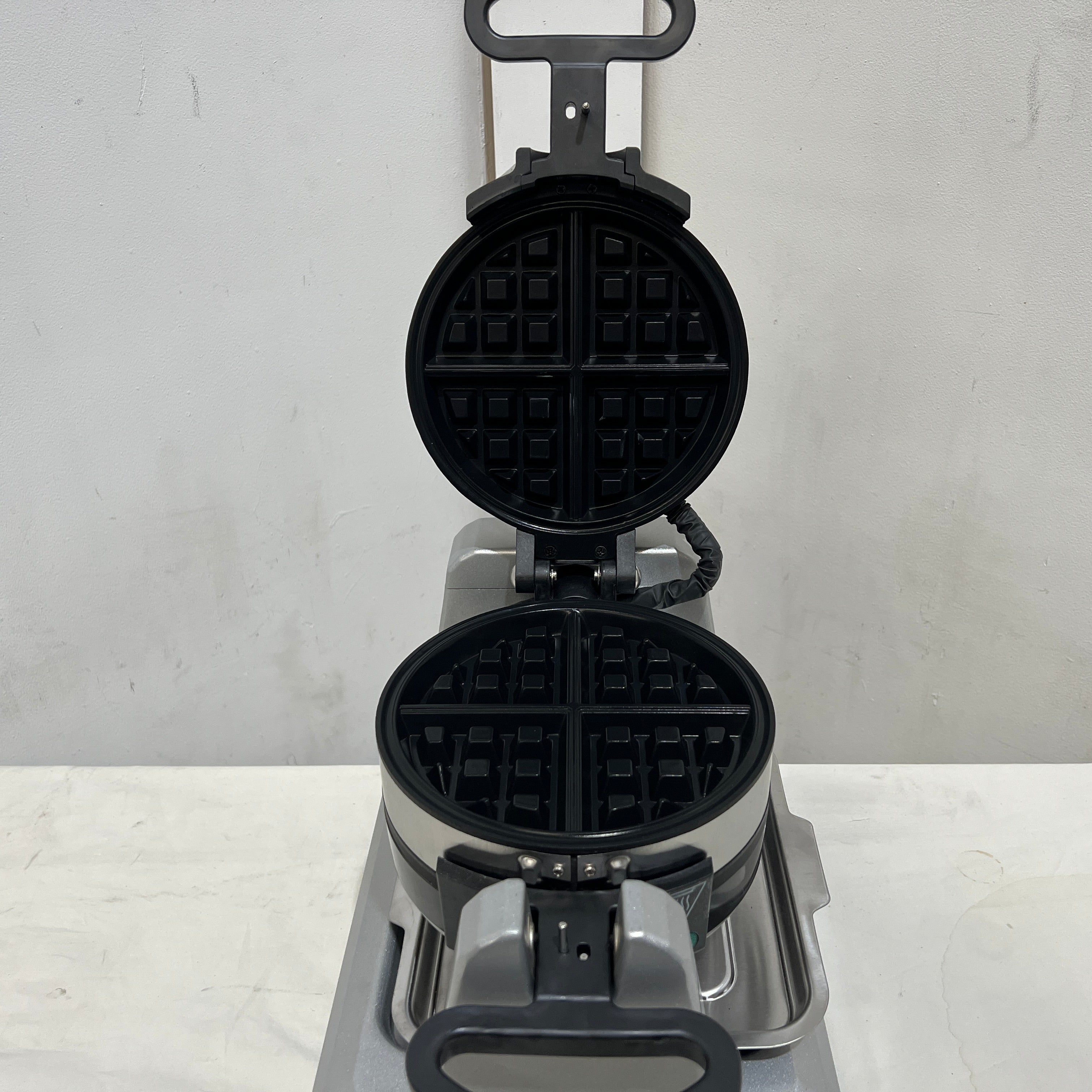 Waring WW200NNA Double Waffle Maker - 867155