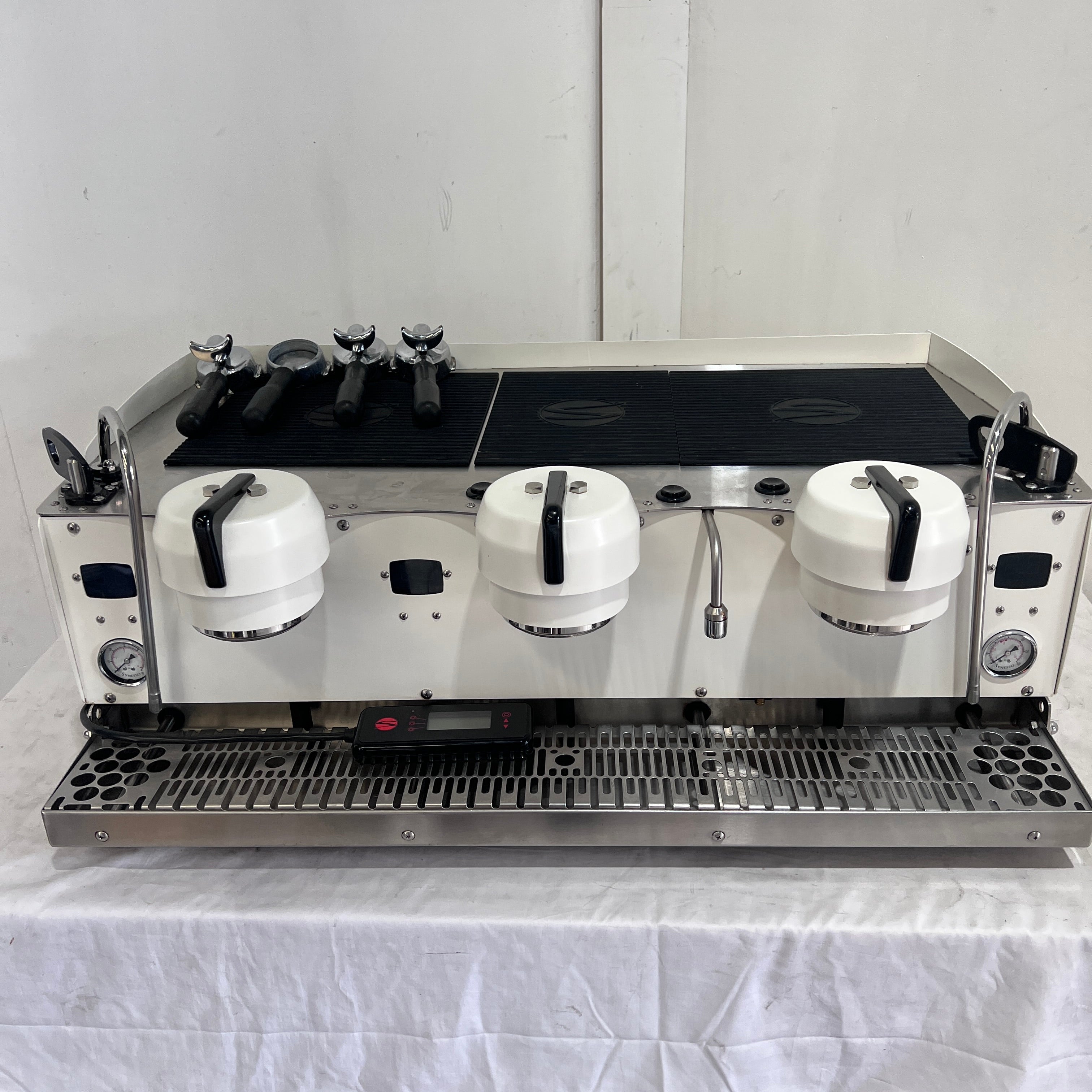 Synesso S300 3 Group Coffee Machine - 867487