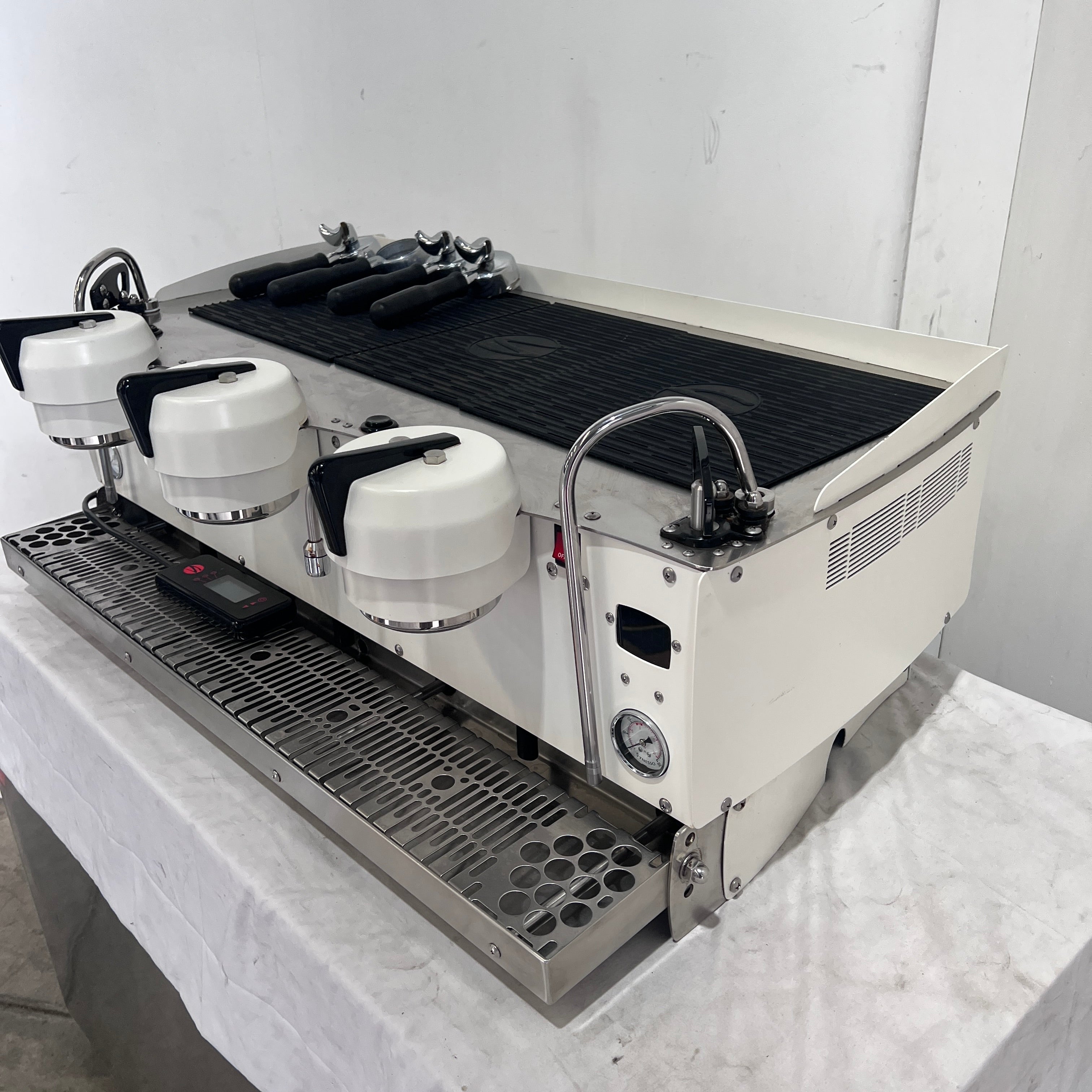 Synesso S300 3 Group Coffee Machine - 867487