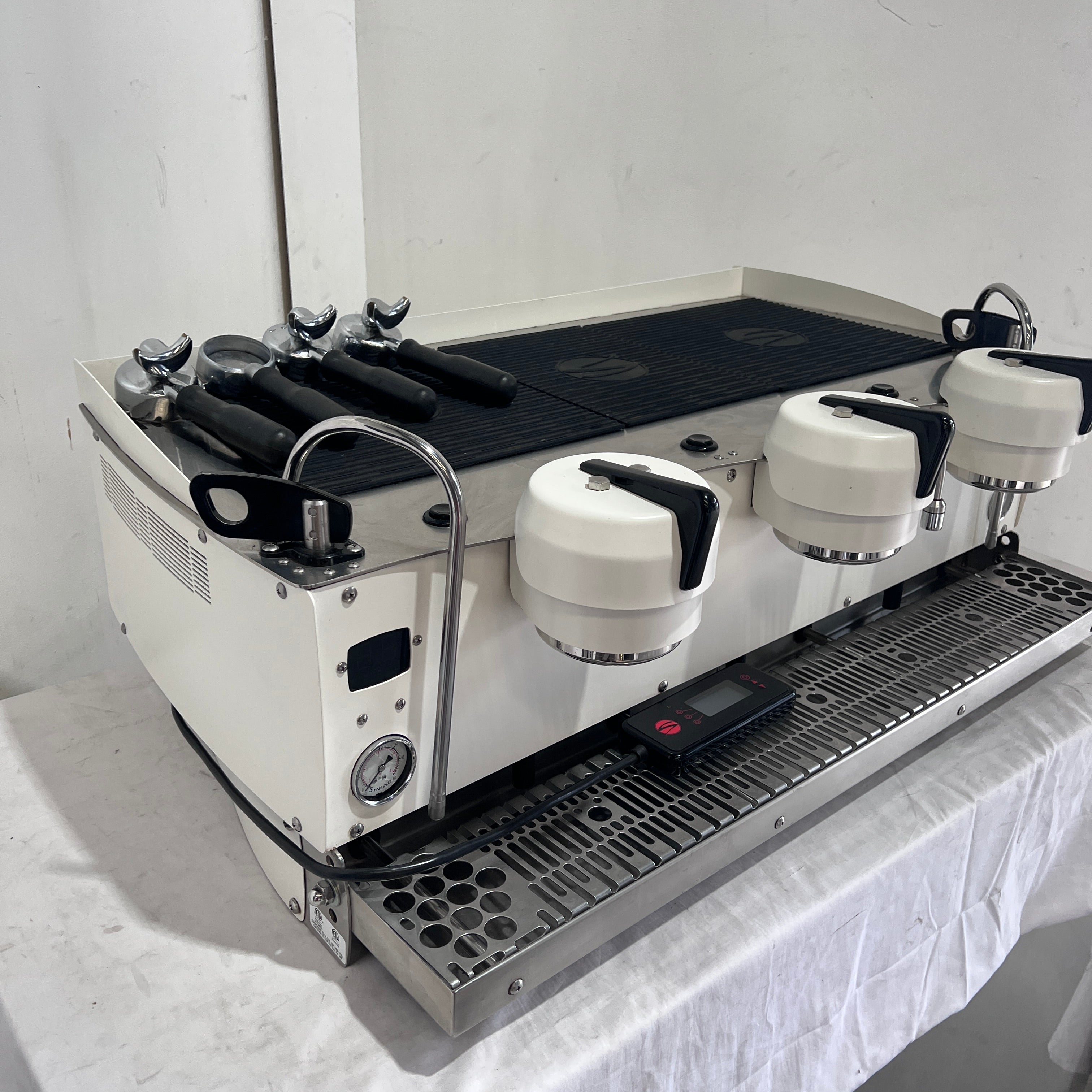 Synesso S300 3 Group Coffee Machine - 867487