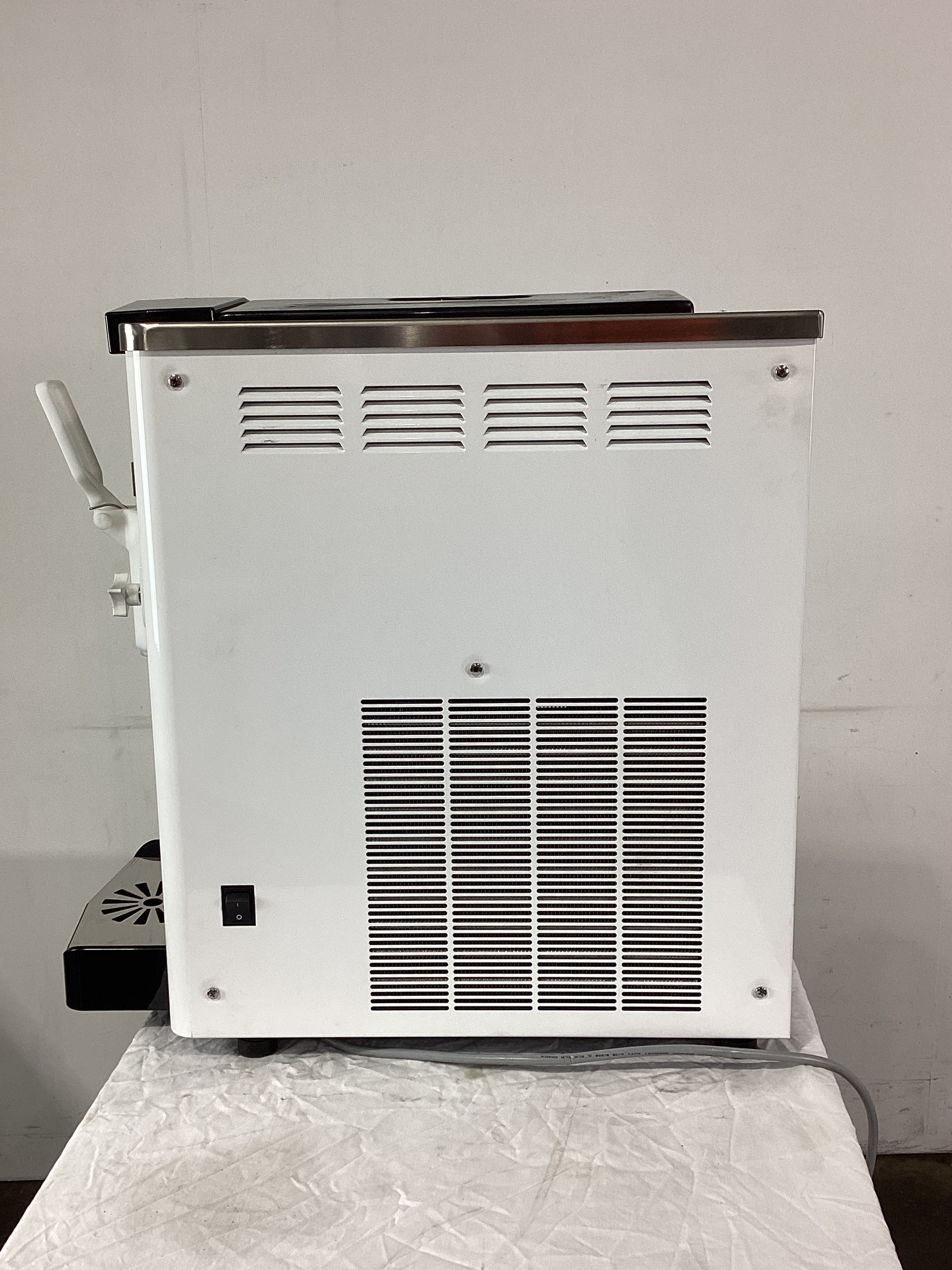 Karma Karmag Ice Cream Machine - 868044