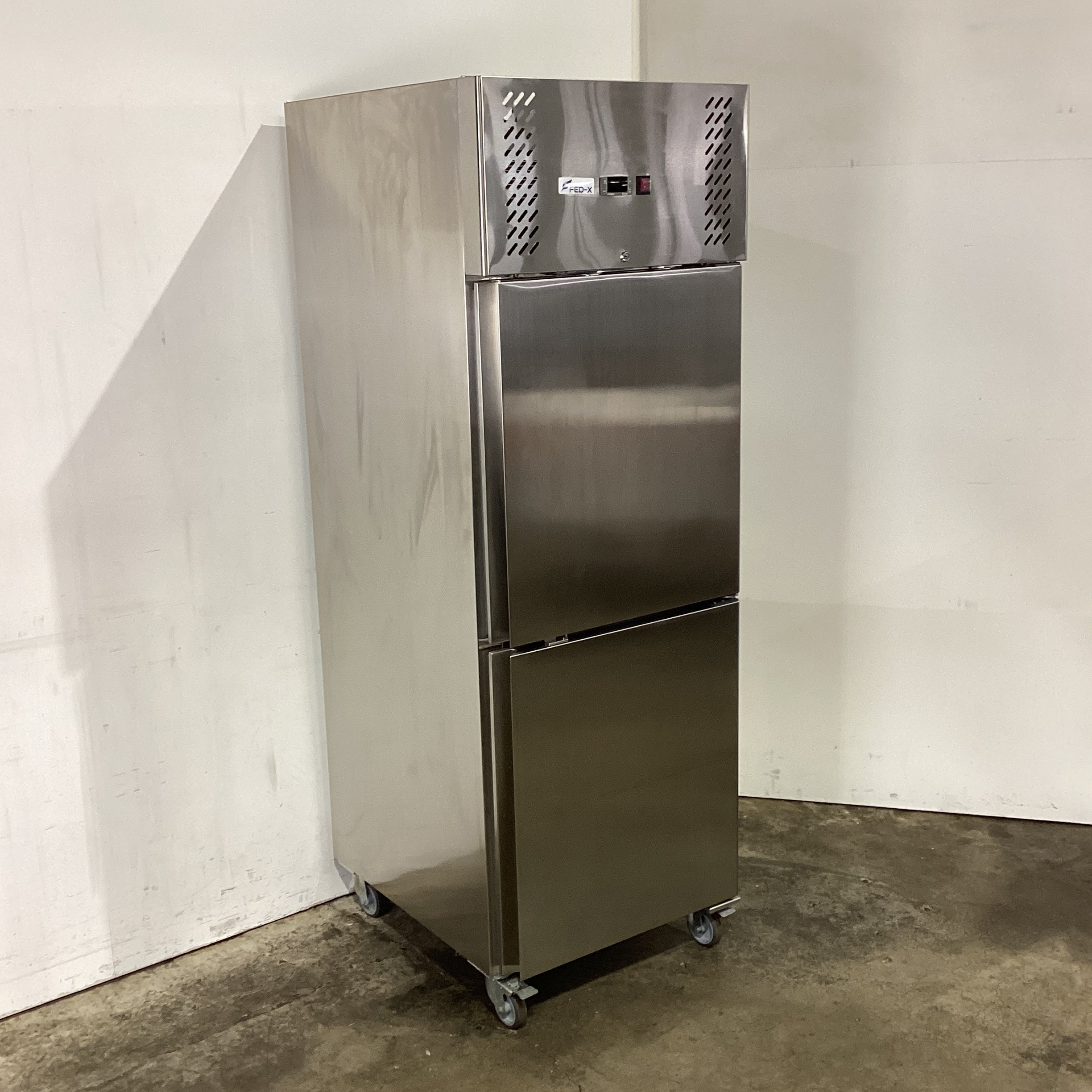 FED-X XURF600S1V Upright Freezer - 869640