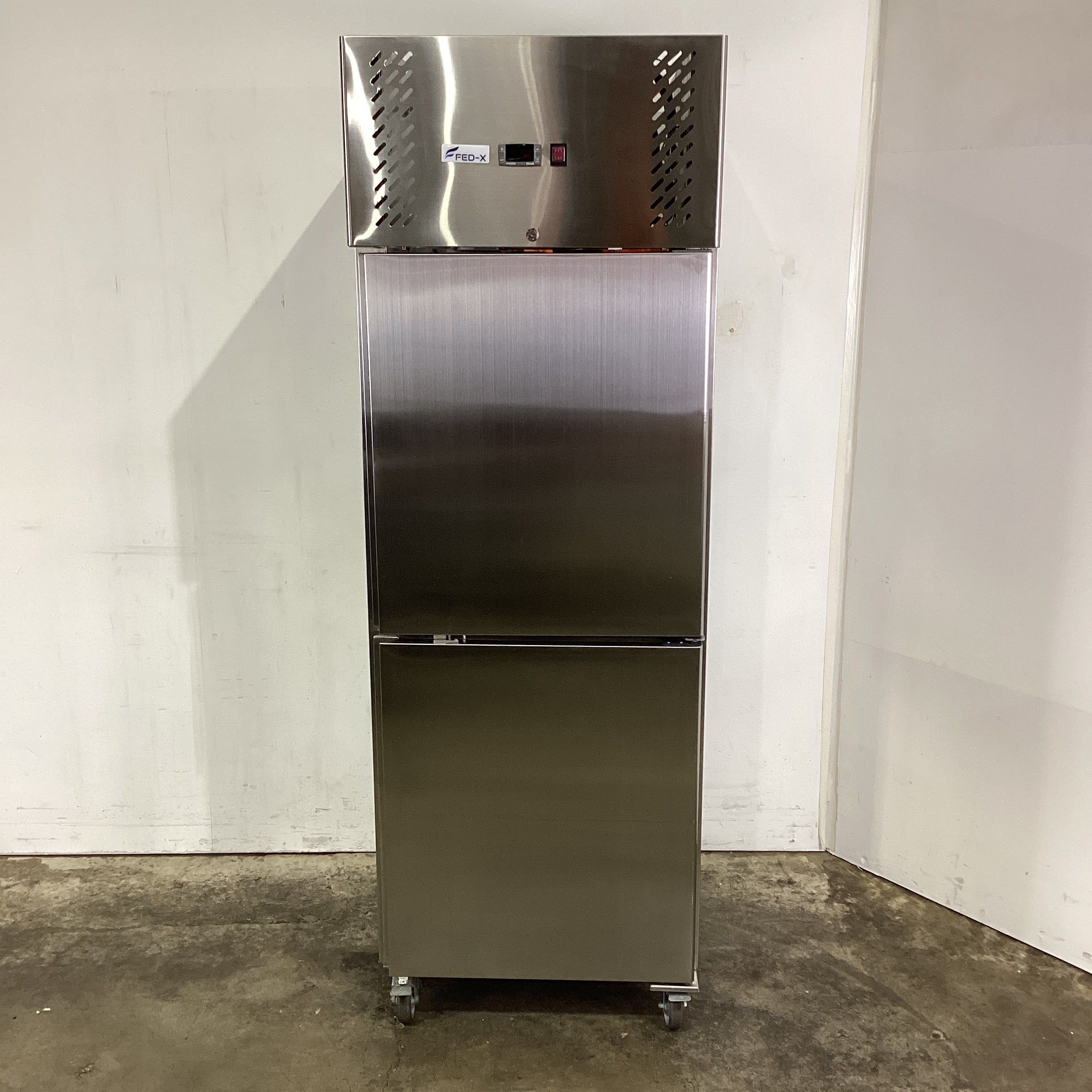 FED-X XURF600S1V Upright Freezer - 869640