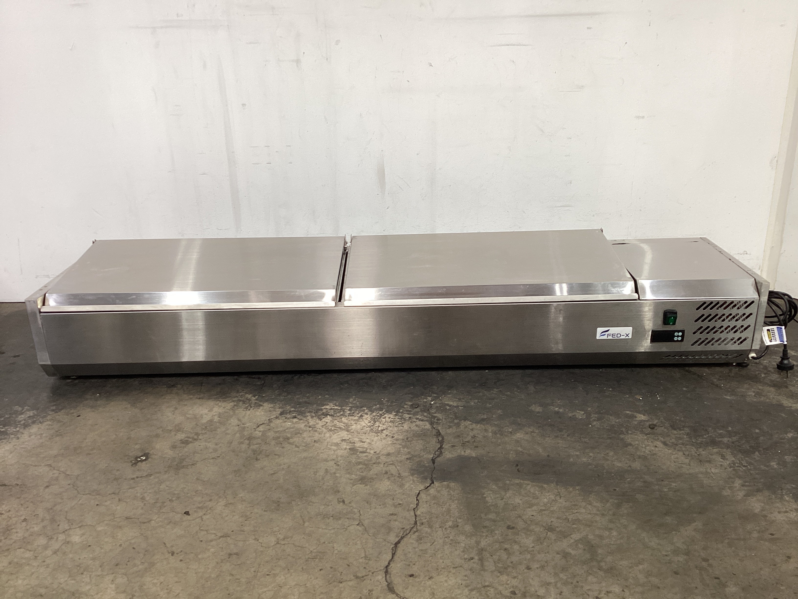FED-X XVRX1800/380 Salad Bar - 876256