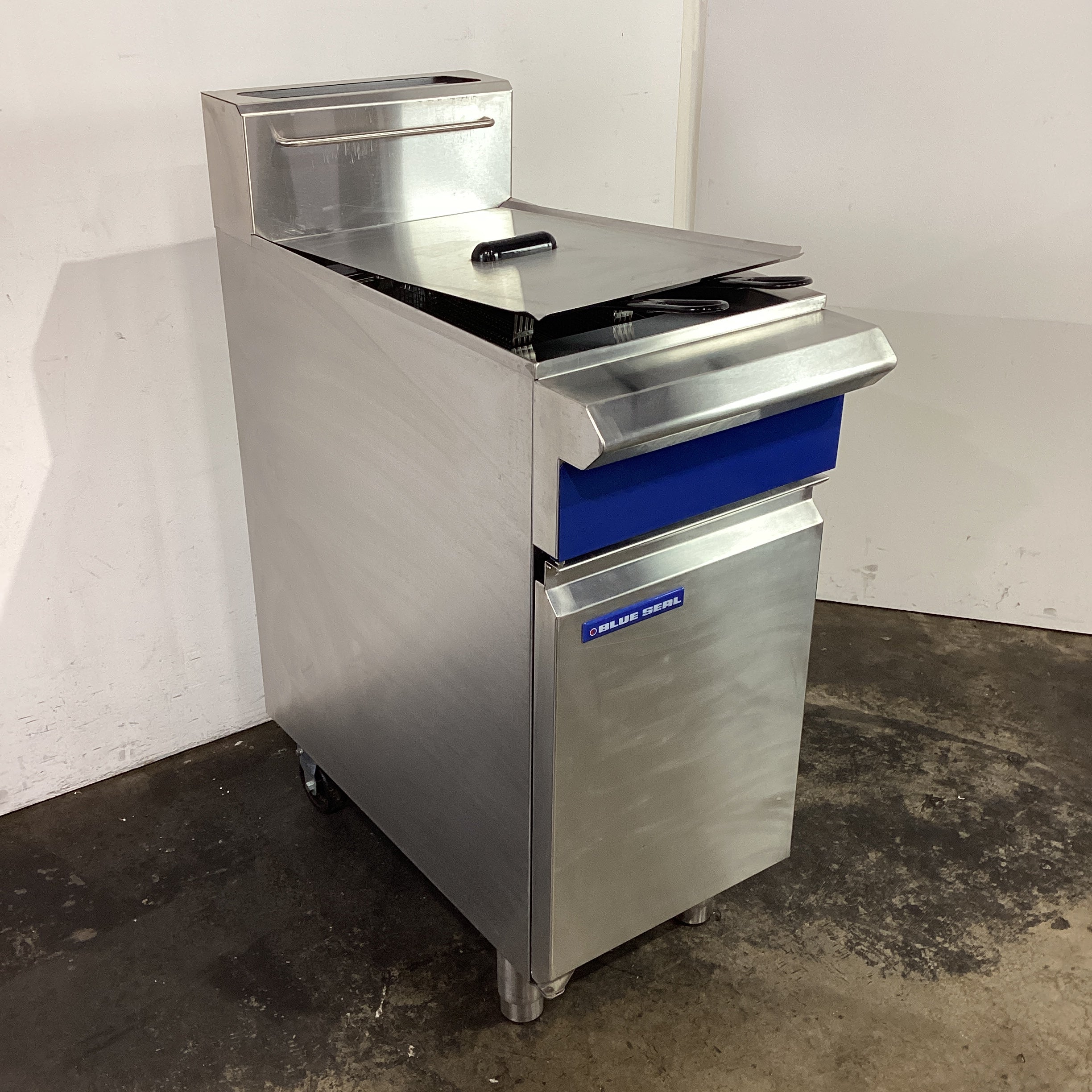 Blue Seal GT18 Fryer - 876435