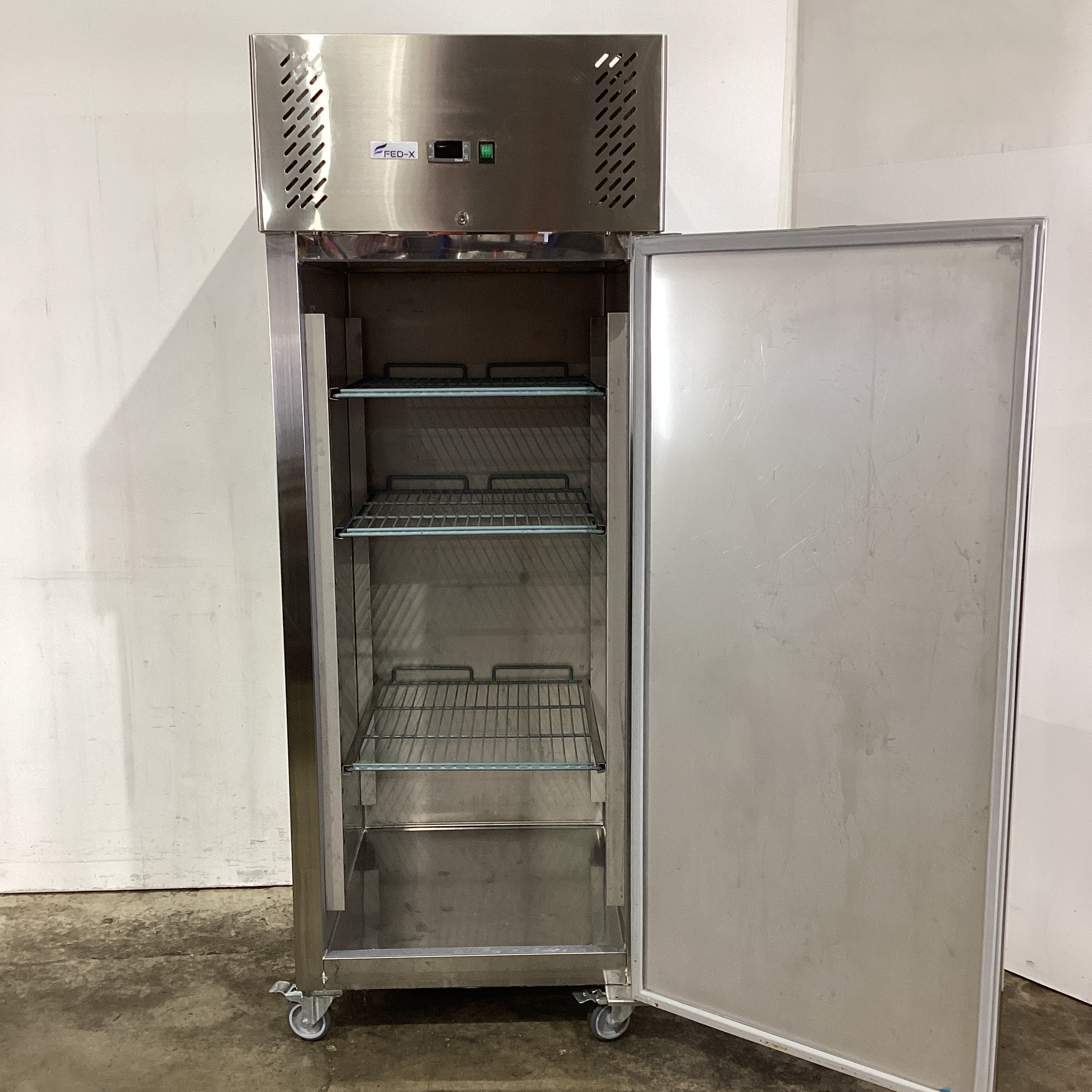 FED-X XURC650SFV Upright Fridge - 877520