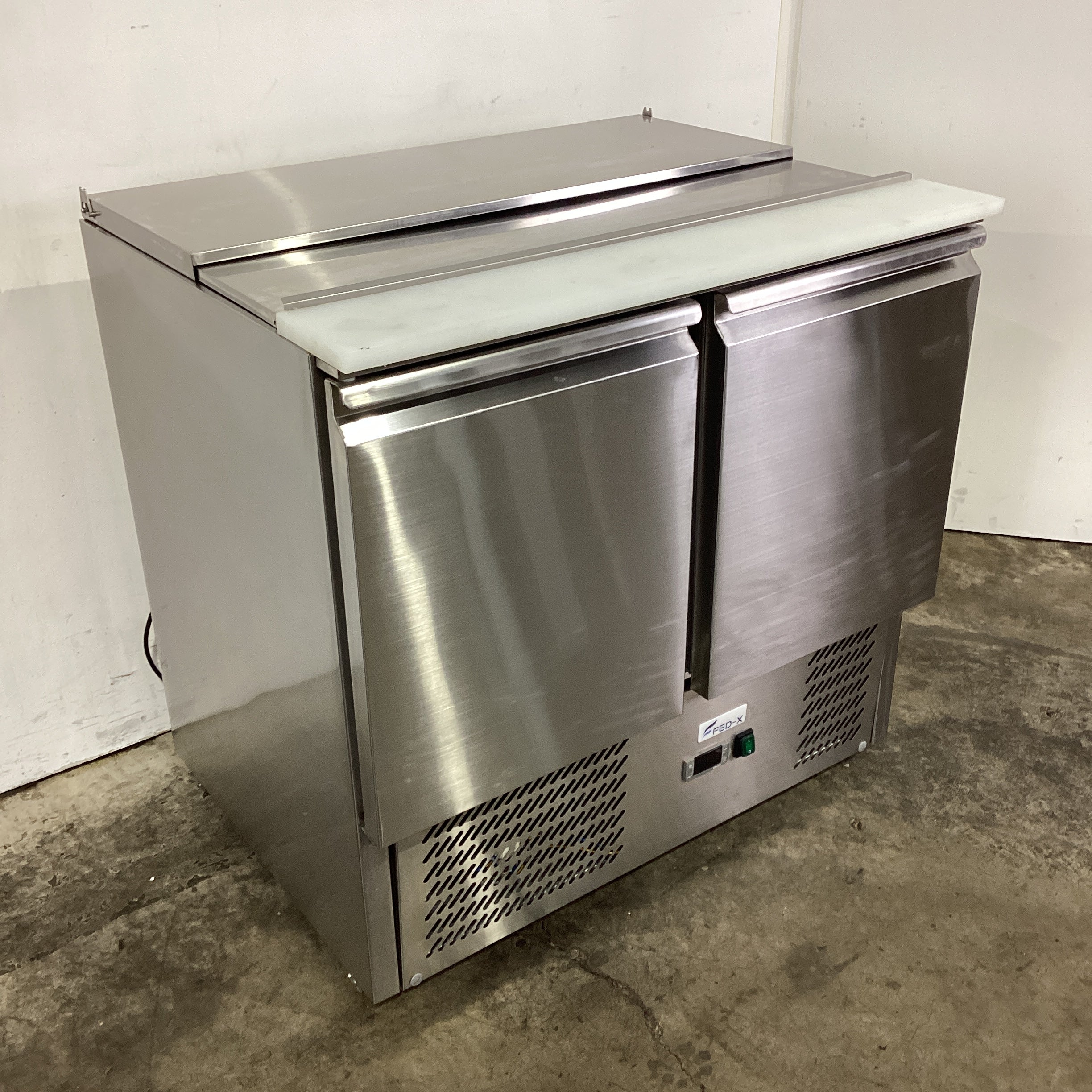 FED-X XGNS900S Salad Prep Fridge - 877521