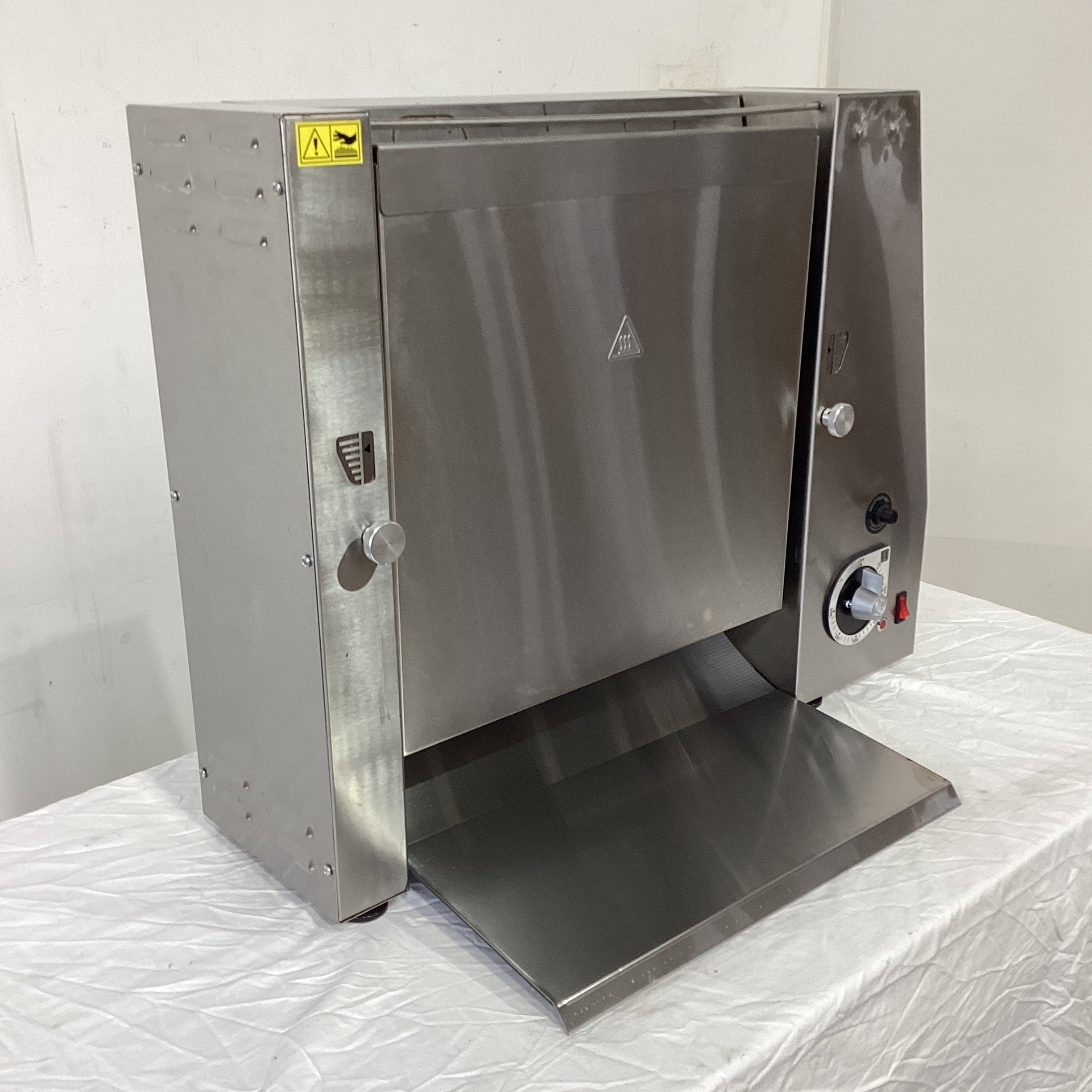 Anvil VCT1001 Vertical Bun Toaster - 880369