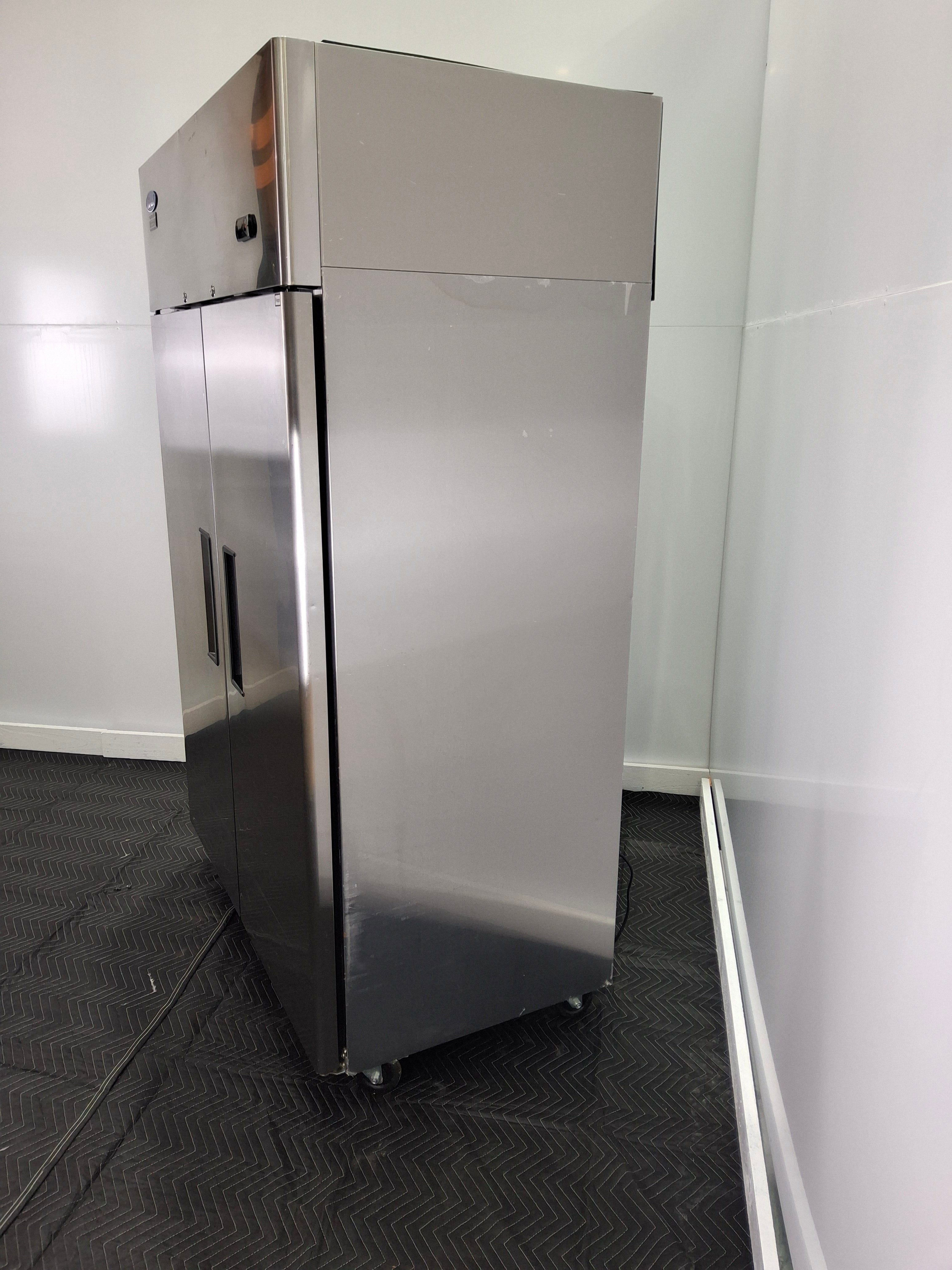 Atosa YBF9219GR Upright Freezer - 880690