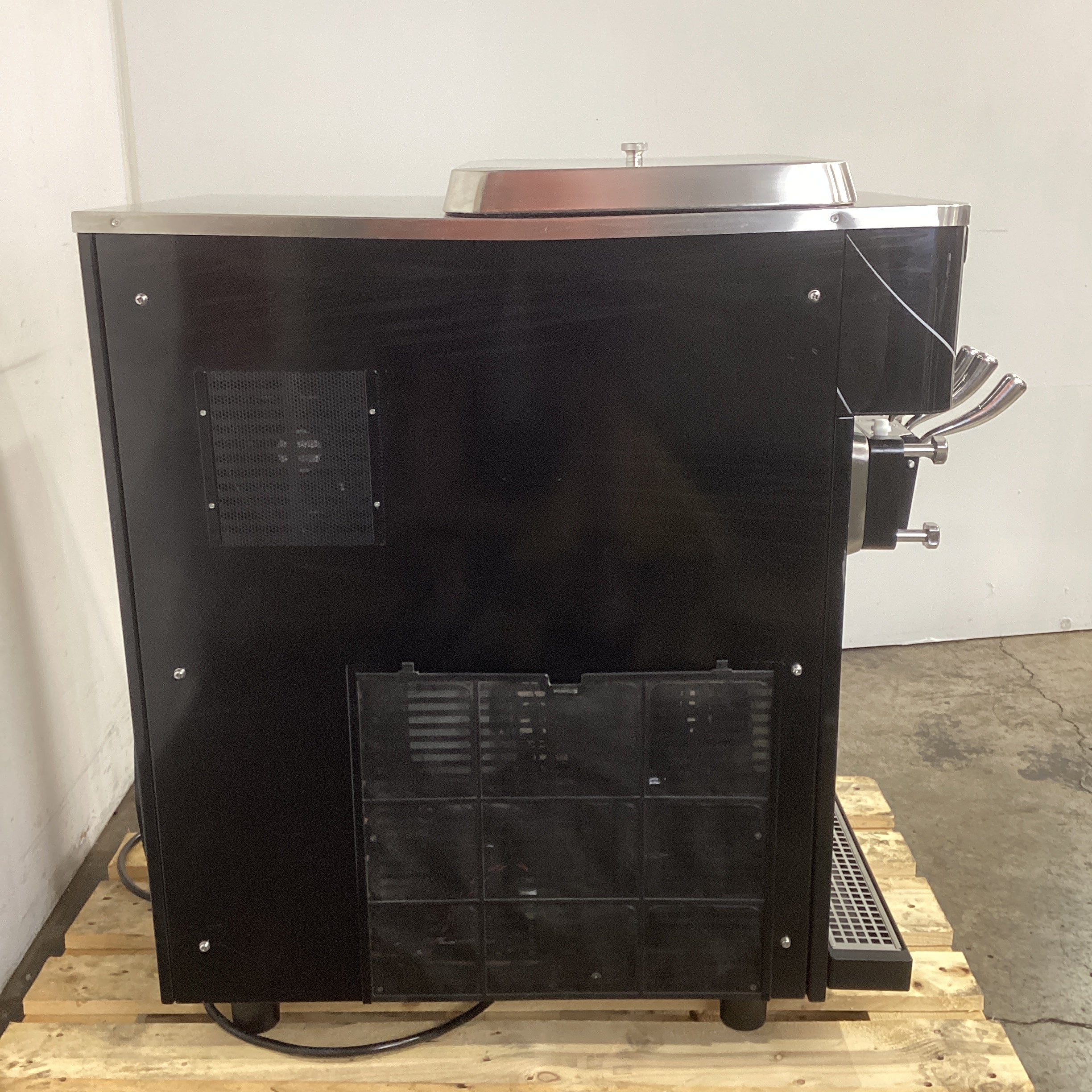 Acaion BE404 Soft Serve Machine - 881547