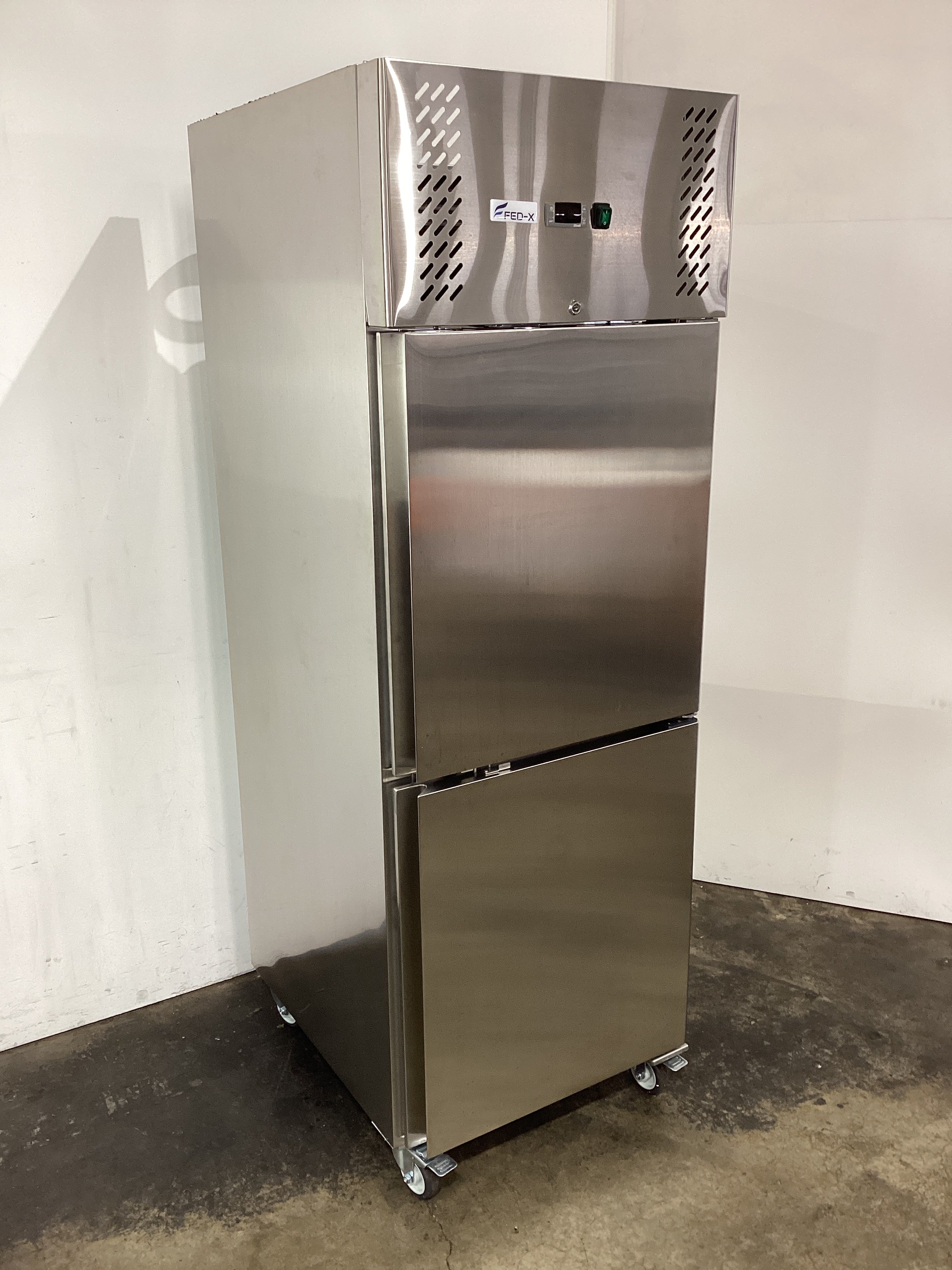 FED-X XURC600S1V Upright Fridge - 882732