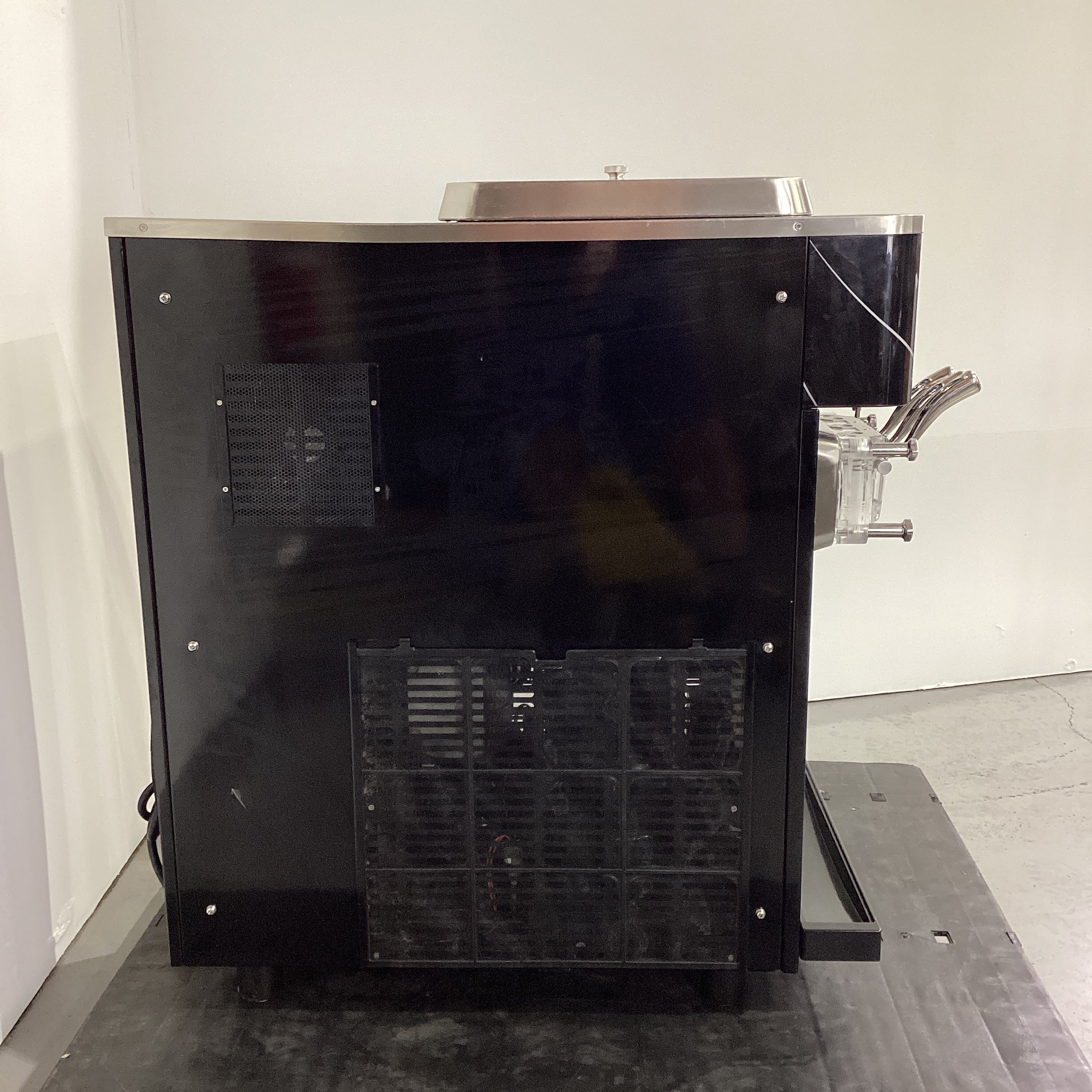 Acaion BE404 Soft Serve Machine - 882765