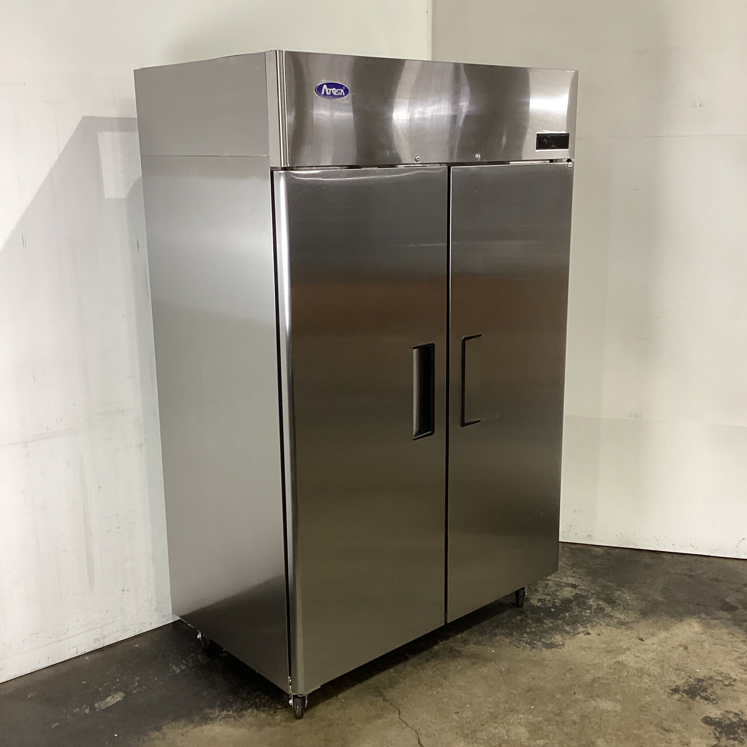 Atosa MBF8002GR Upright Freezer - 883442