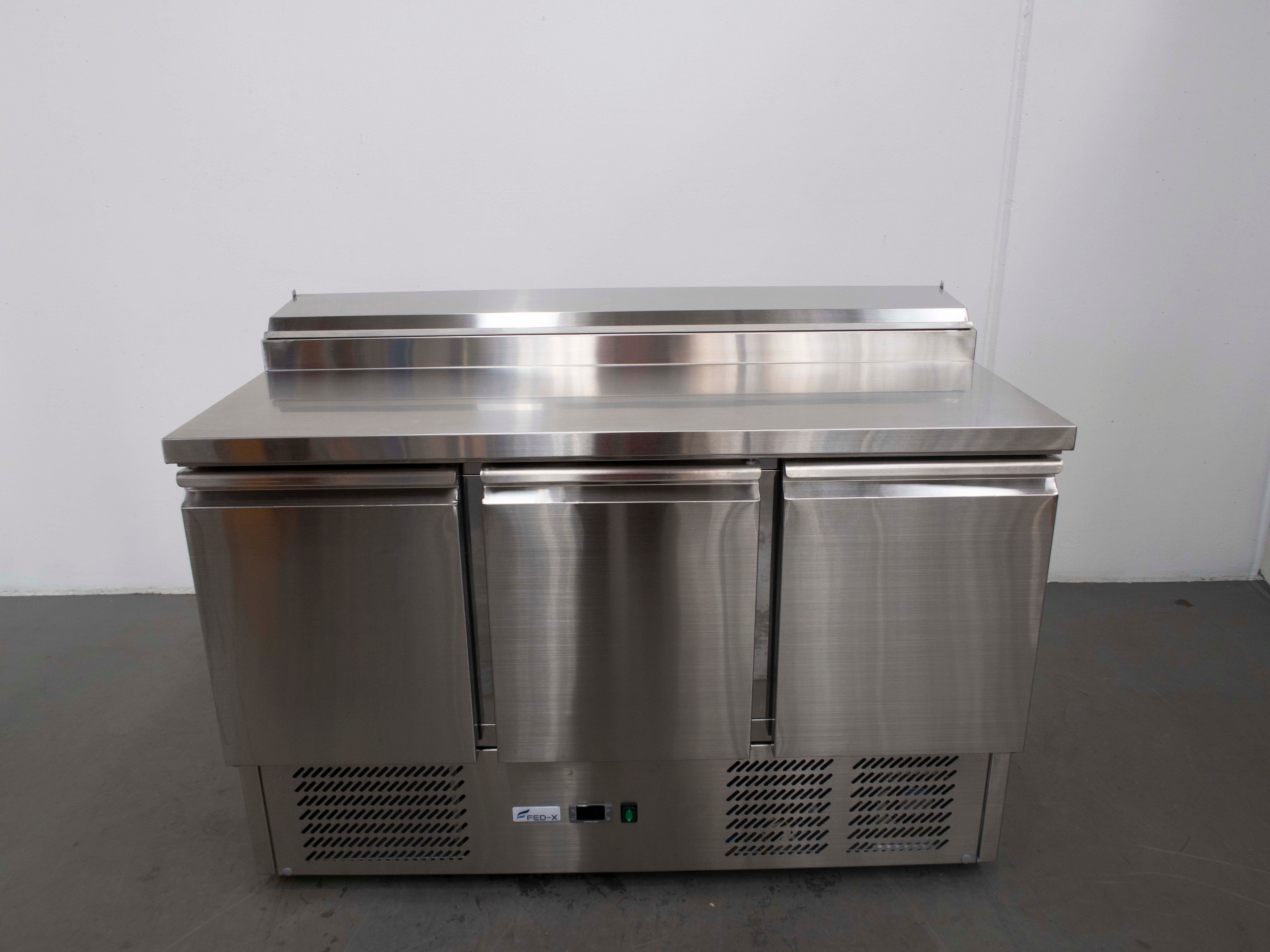 FED-X XGNS1300D Sandwich Prep Fridge - 887631