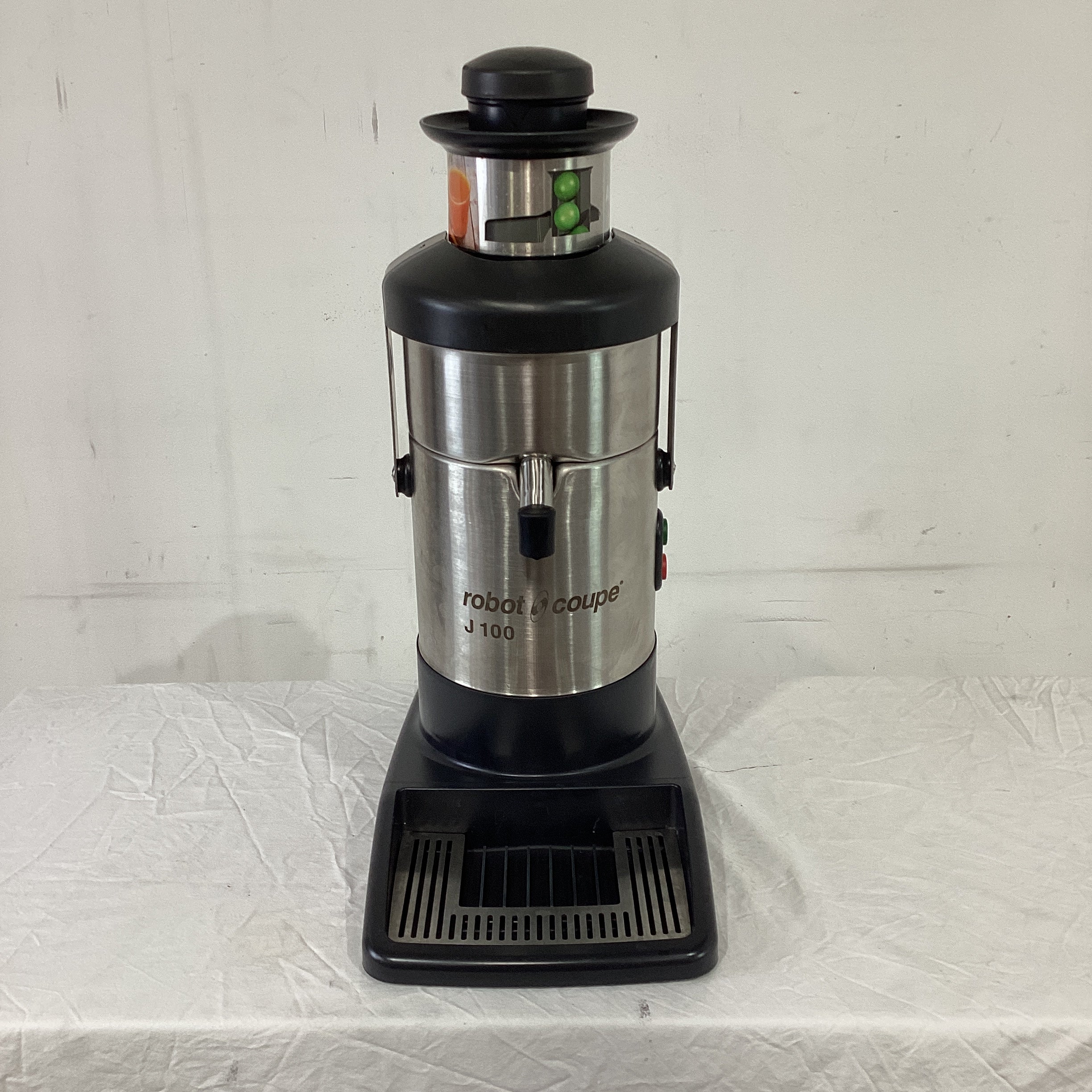 Robot Coupe J100 Centrifugal Juicer - 888565
