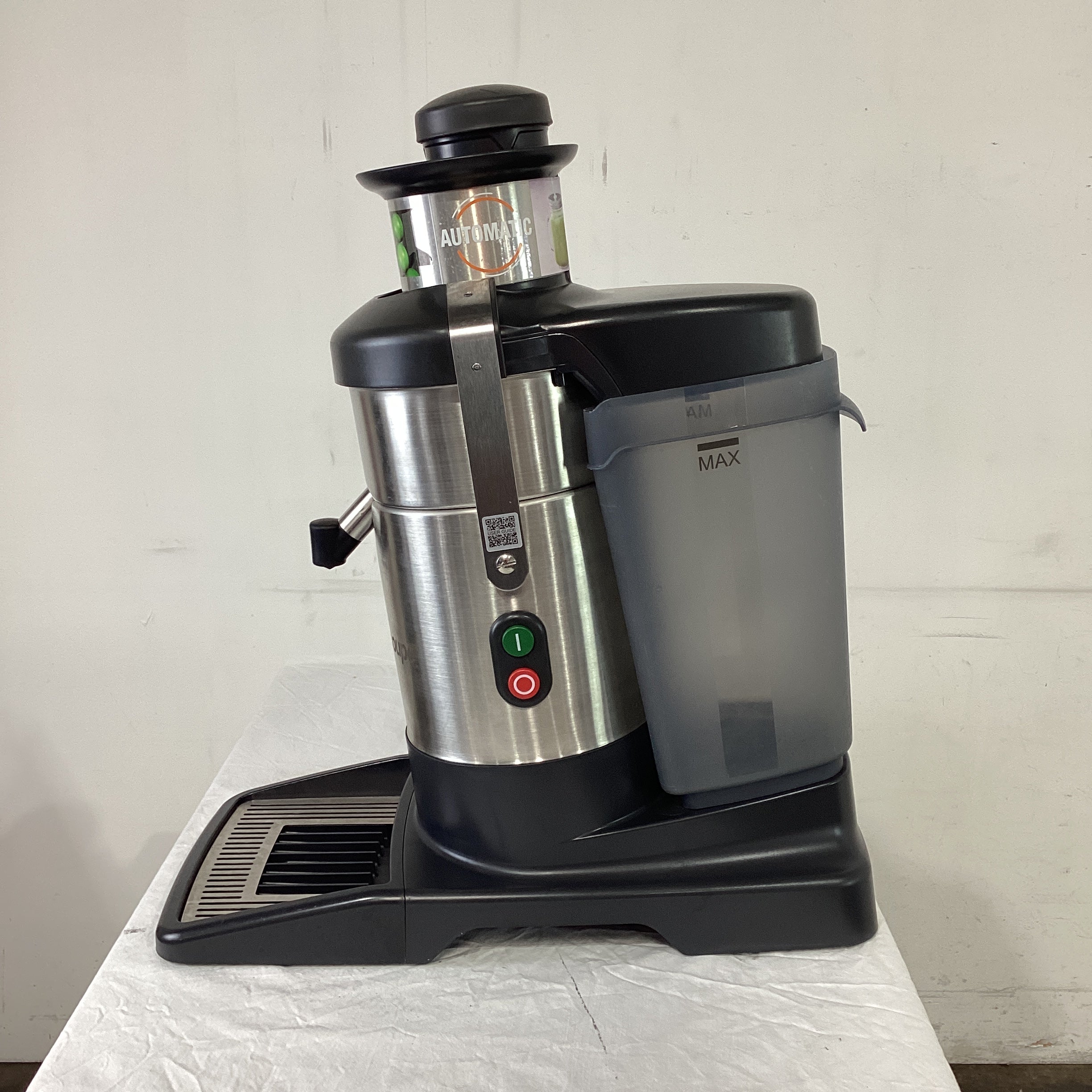 Robot Coupe J100 Centrifugal Juicer - 888565