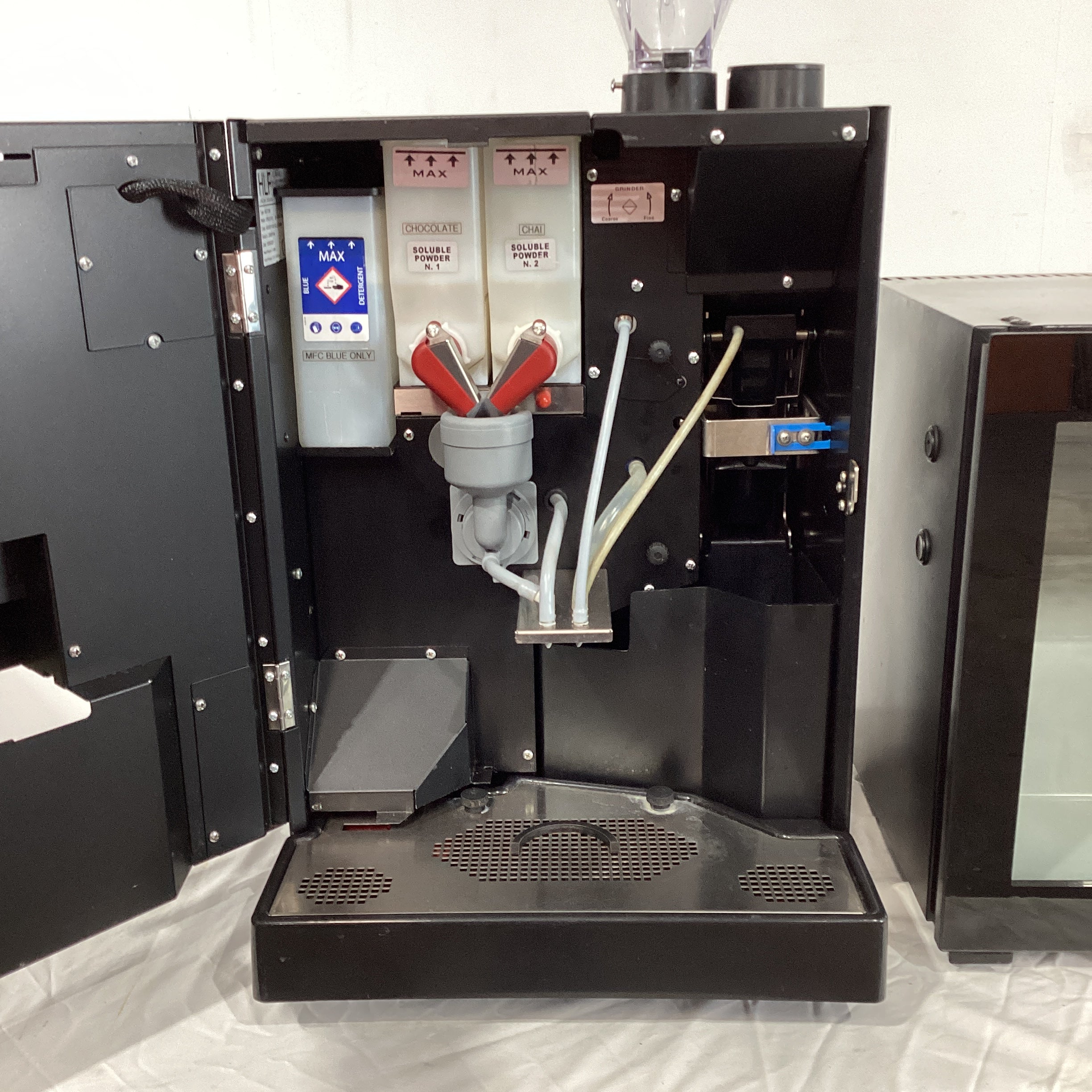 HLF 2700 Auto Coffee Machine w/Milk Fridge - 888775