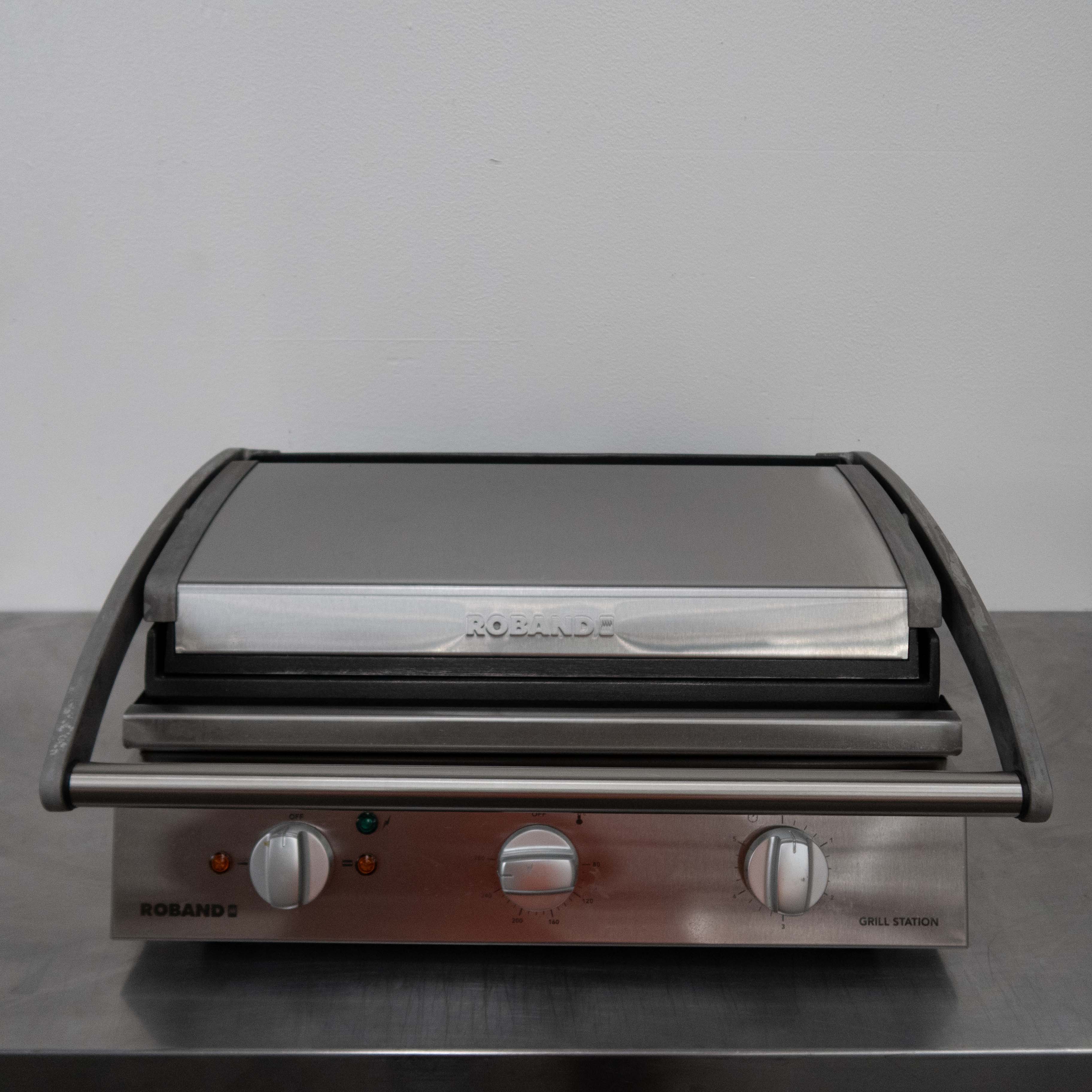 Roband GSA815R Grill Station - 889199