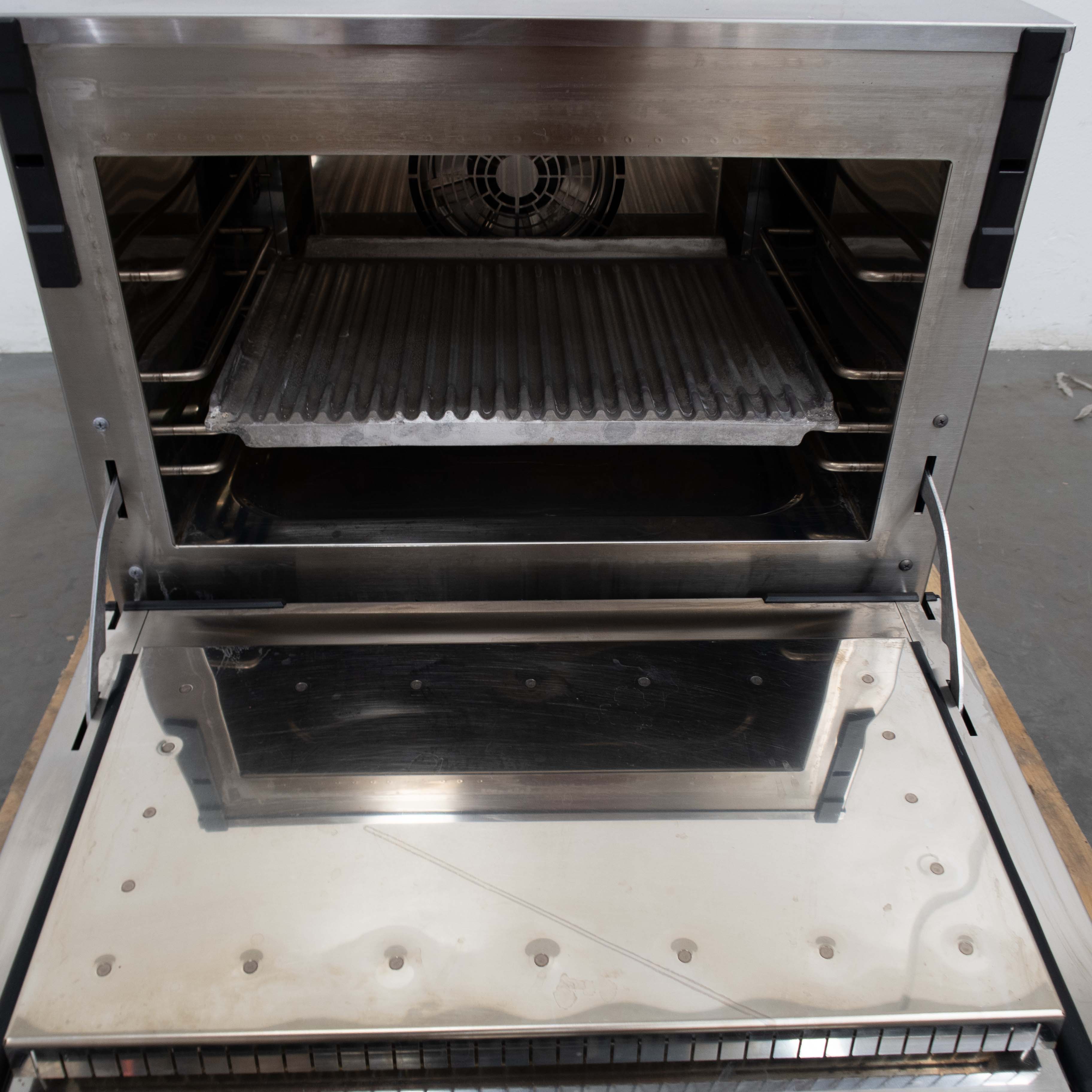 Unox XESR-03HS-EDDN Speed Oven - 889200