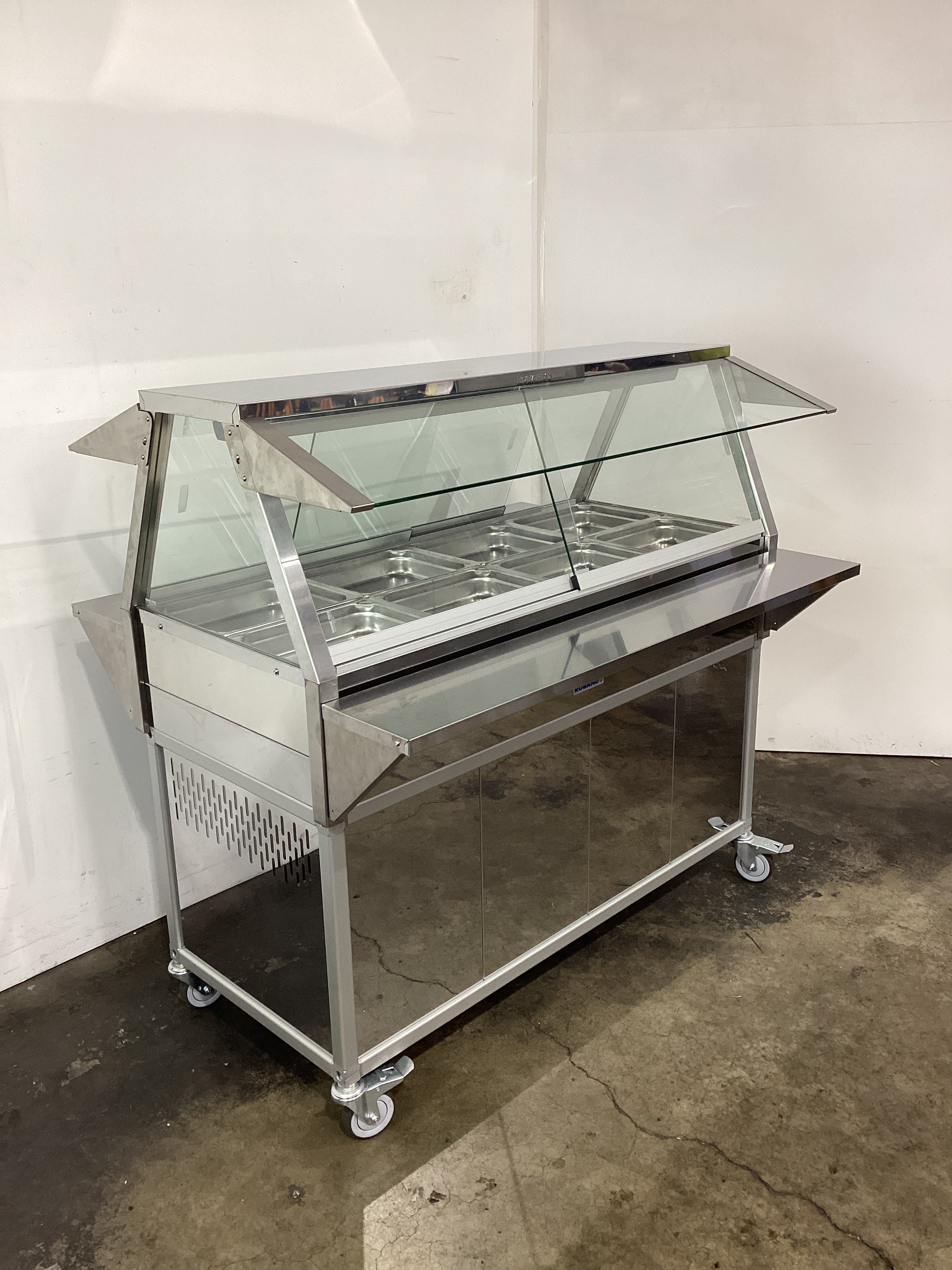 Roband E24 Heated Display with Stand + Sneeze Guards - 890246