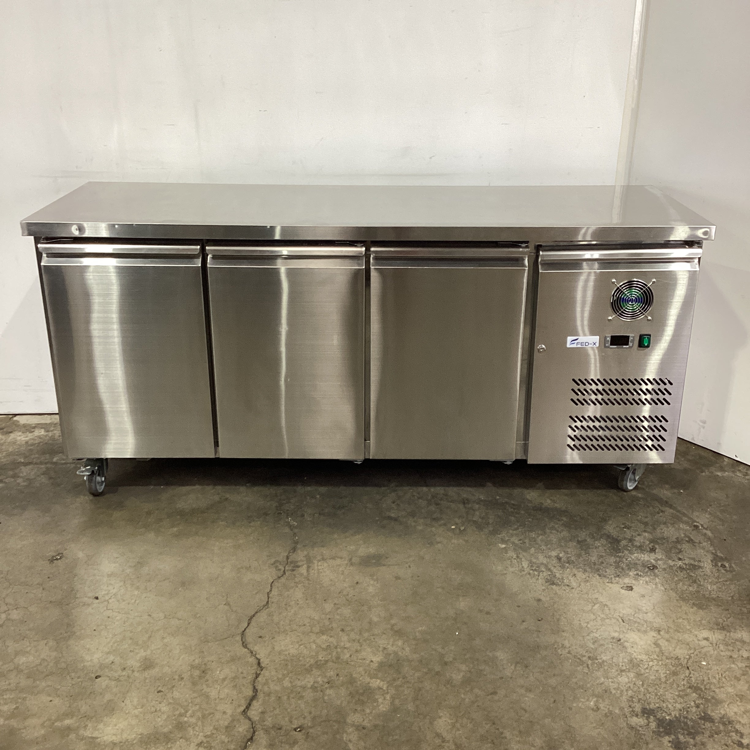 FED-X XUB6F18S3V Underbench Freezer - 890373