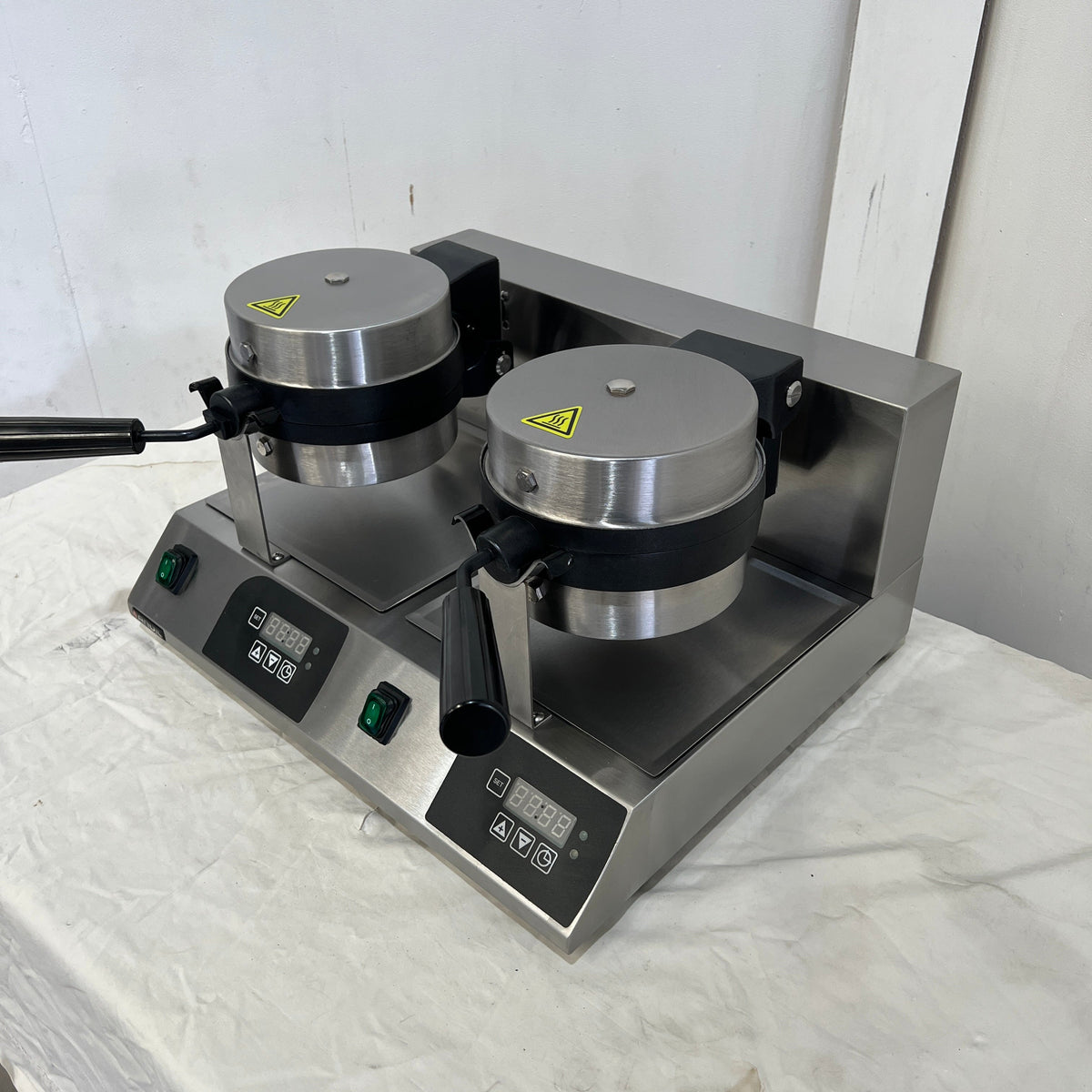 Anvil WBA1002 Waffle Iron - 891381