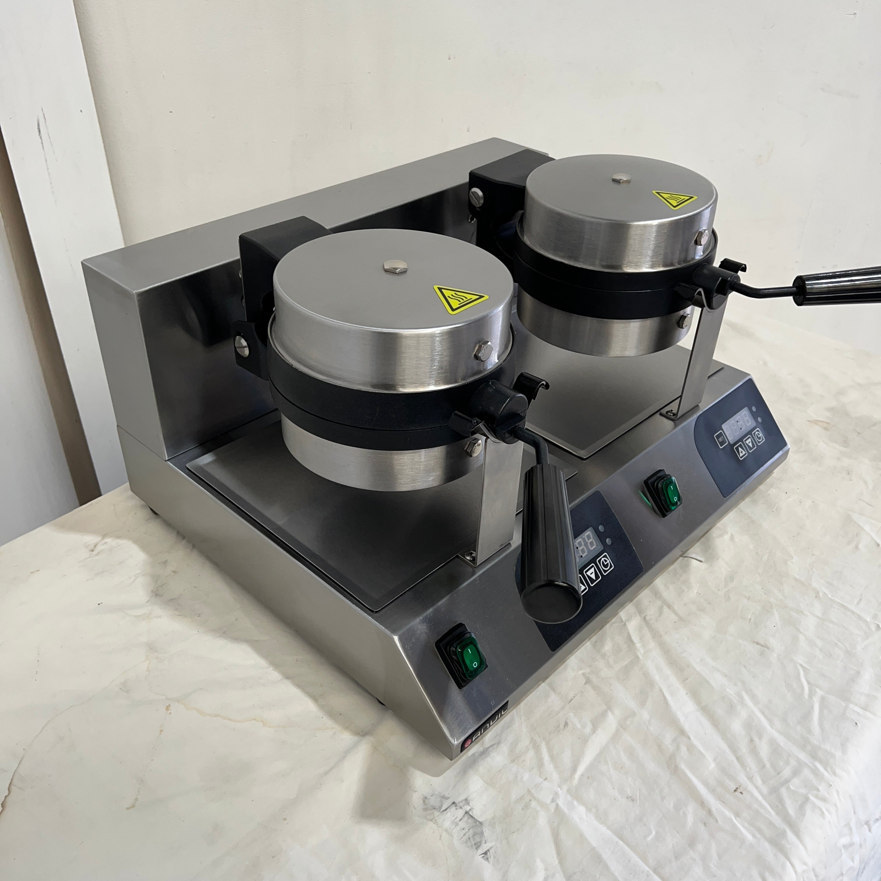 Anvil WBA1002 Waffle Iron - 891381