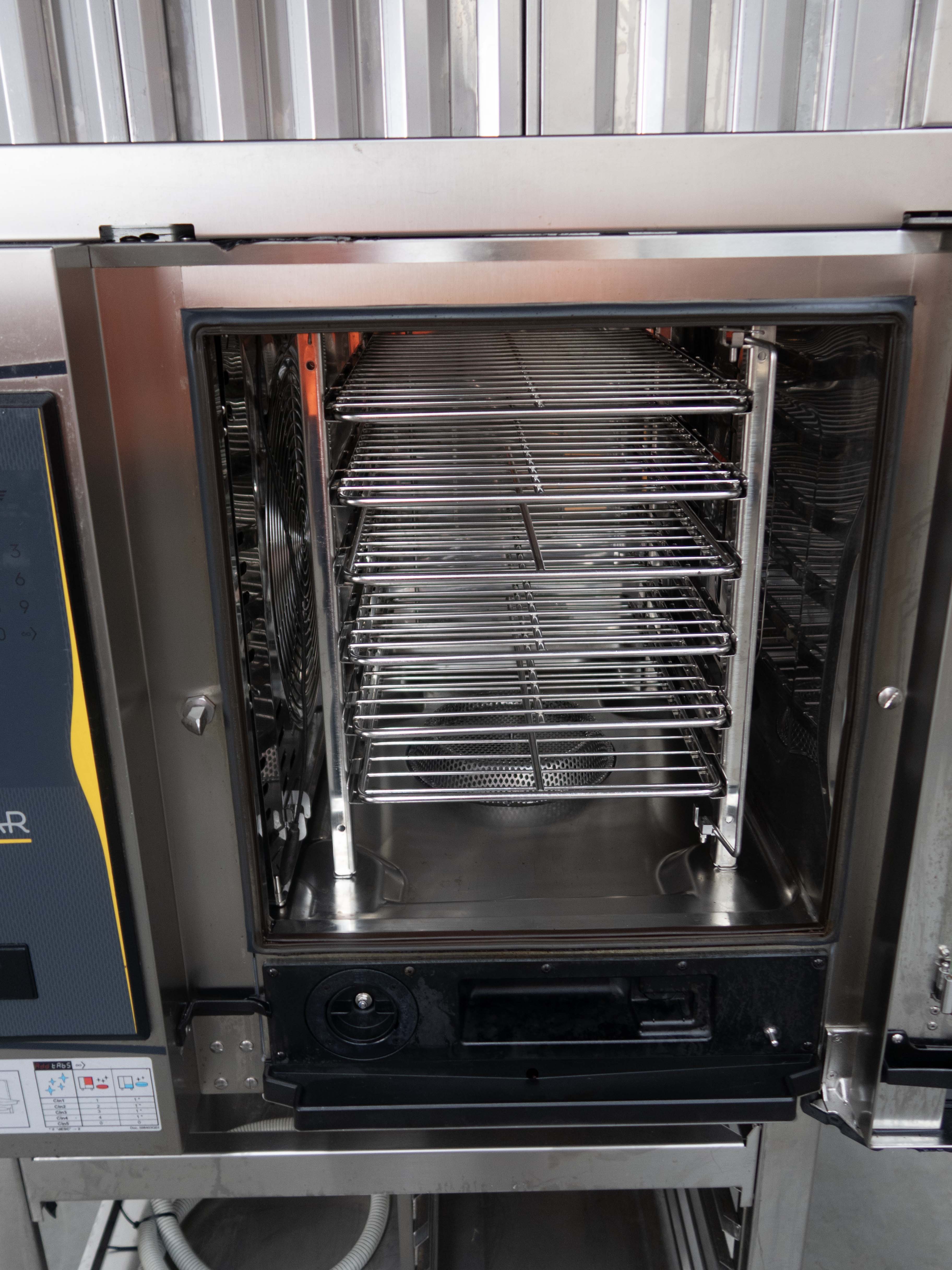 Zanussi ZCOE61B2SO 6 Tray Combi Oven with Stand + Exhaust Canopy - 892644