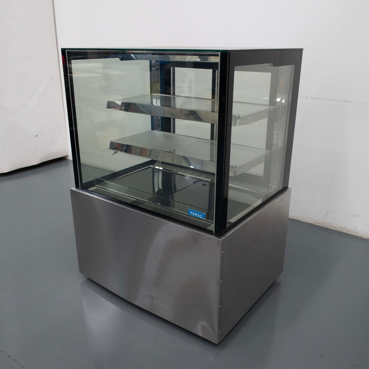 Topaz HTG9 Cake Display - 895284
