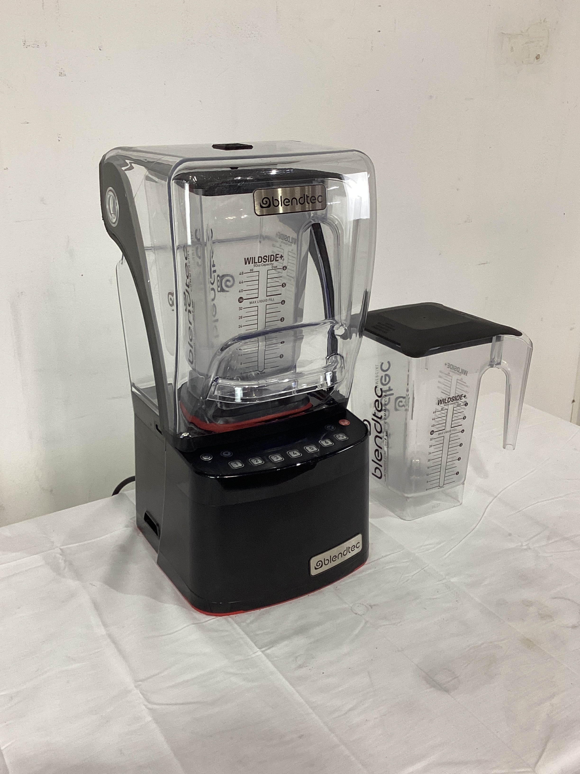 Blendtec CQB1 Blender + 2x Jugs - 896122