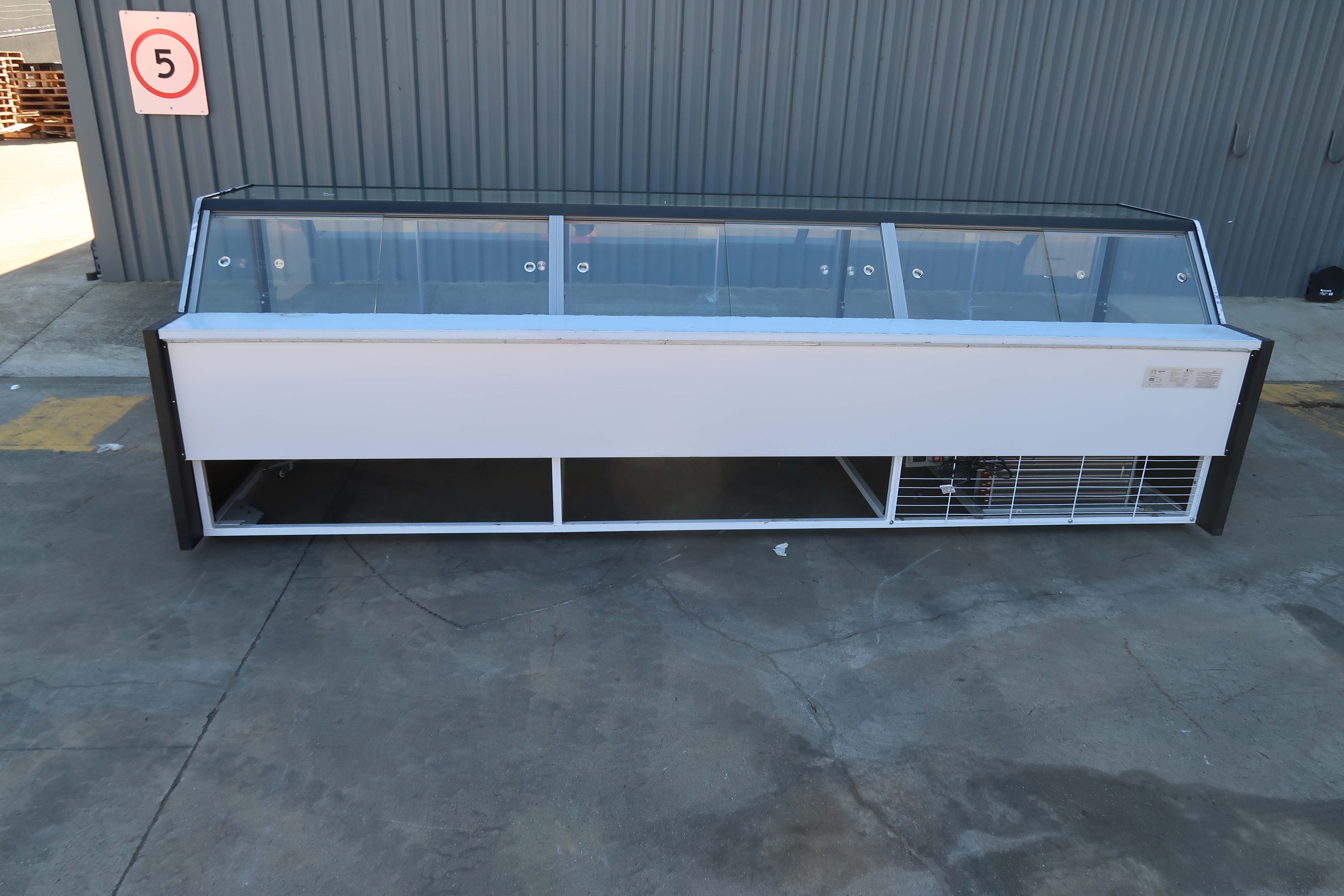 Austune ADSZB-3750 Deli Display - 900994