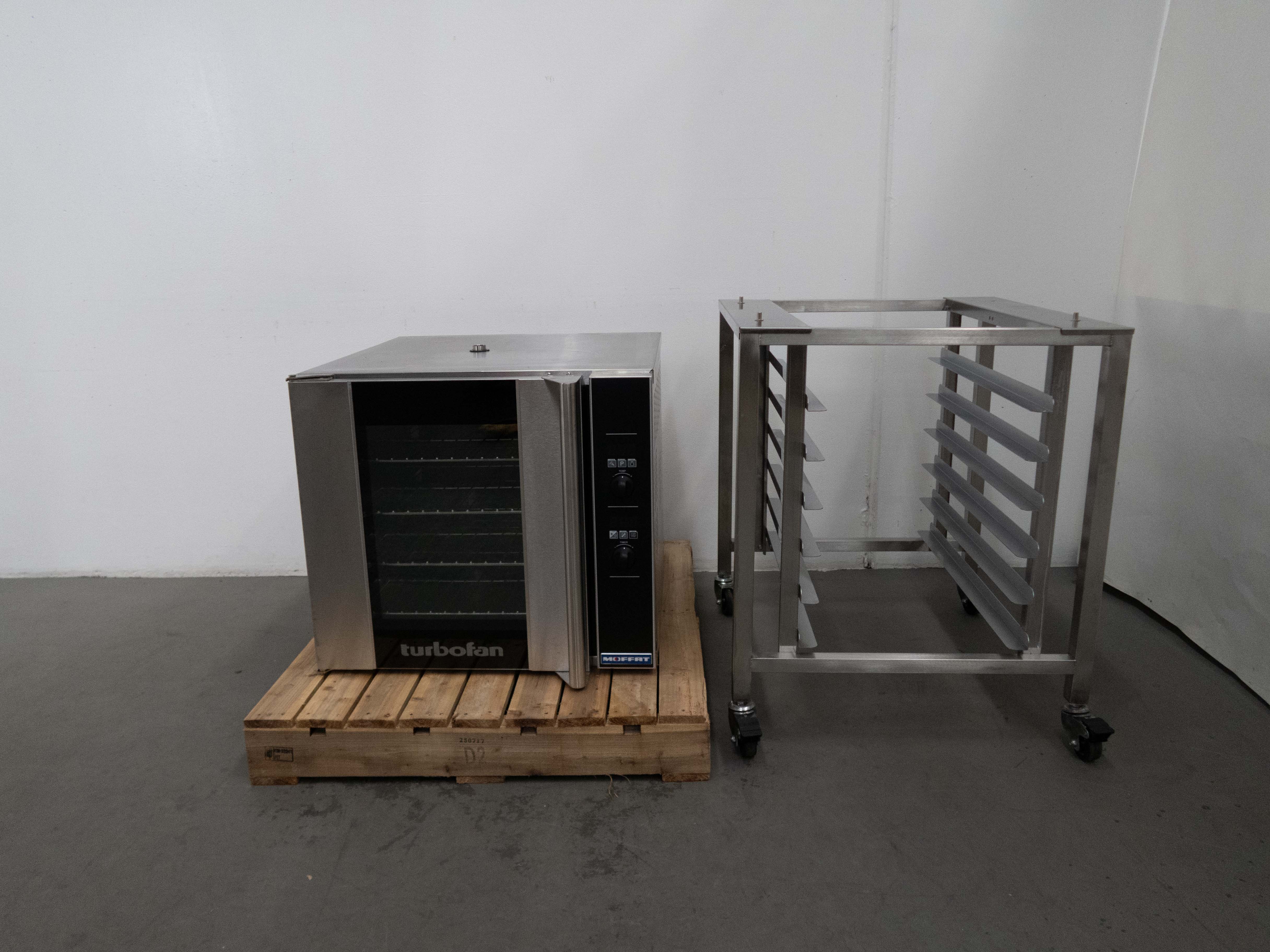 Turbofan E32D4 Convection Oven + Stand - 904383