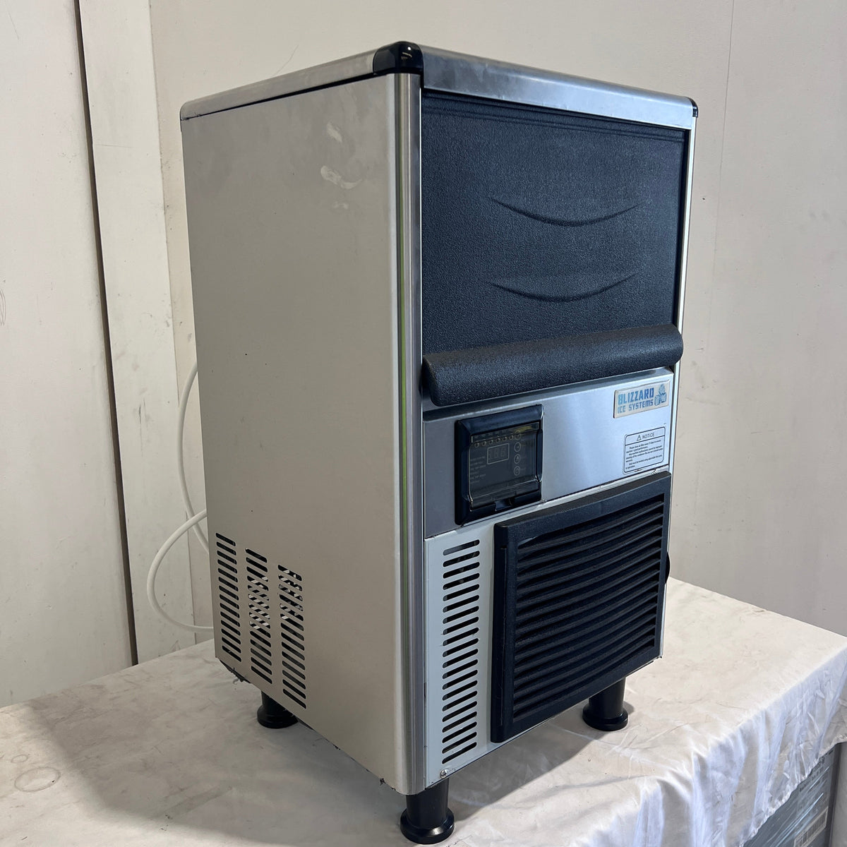 Blizzard SN-31A Ice Machine - 908256